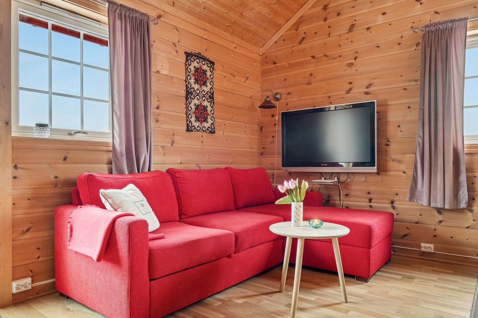 Godt med plass til både sofagruppe og annet møblement. Galleribilde