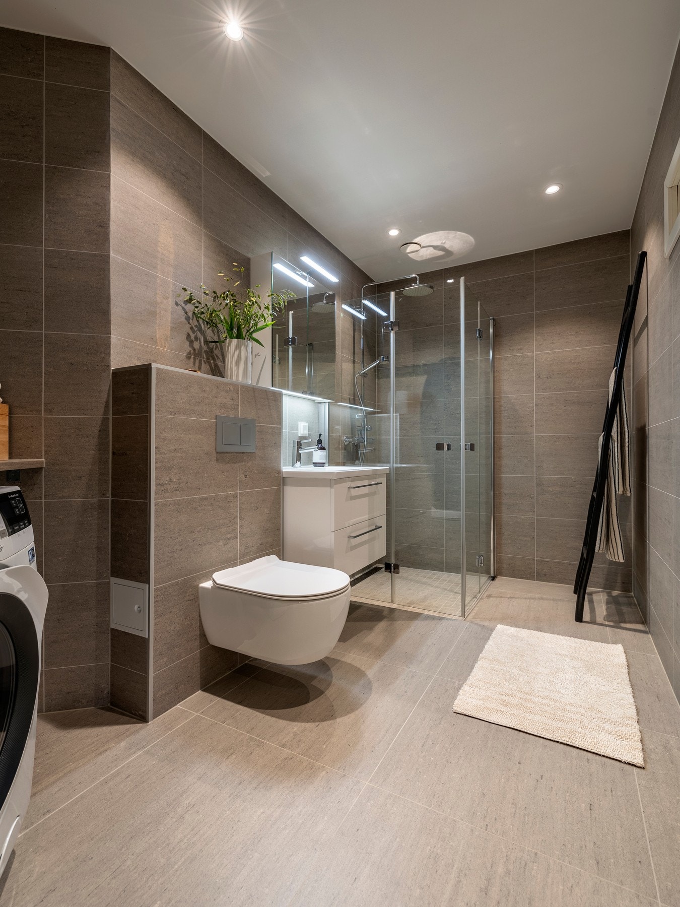 Romslig bad/wc med flott finish Galleribilde