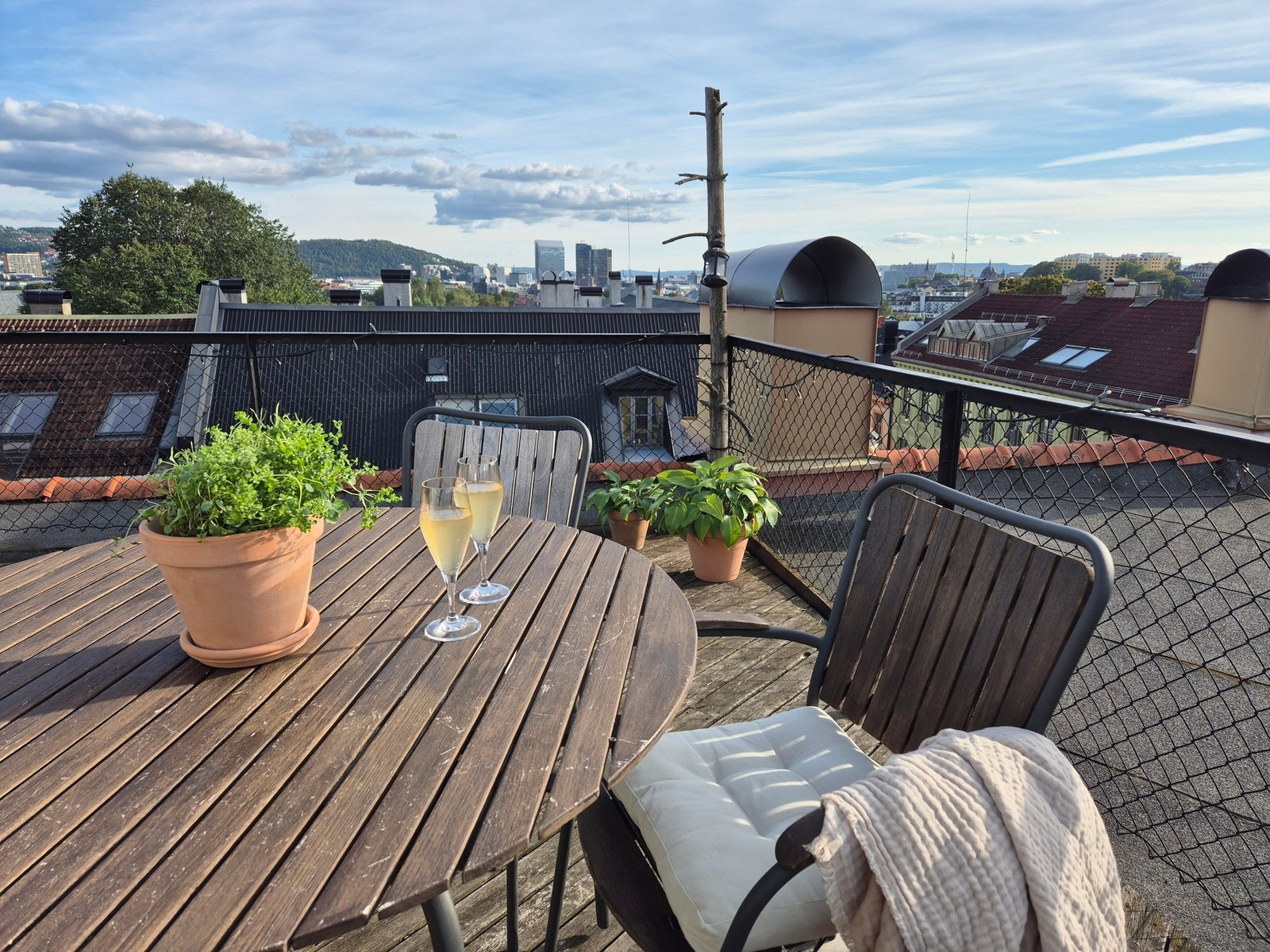 Felles takterrasse med sol hele dagen og fantastisk utsikt Galleribilde