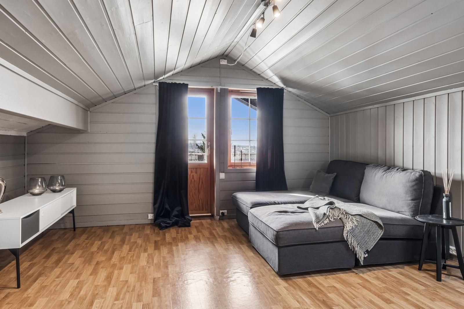 Loftsstue og soverom i 3.etasje. Galleribilde