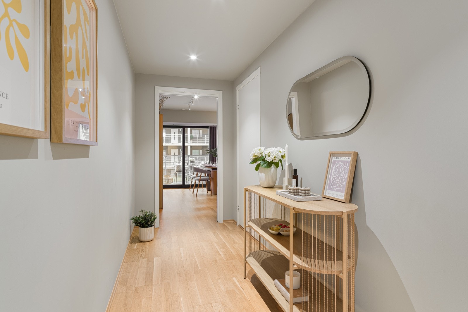 Leiligheten ligger i et flott boligbygg i tredje etasje. Galleribilde