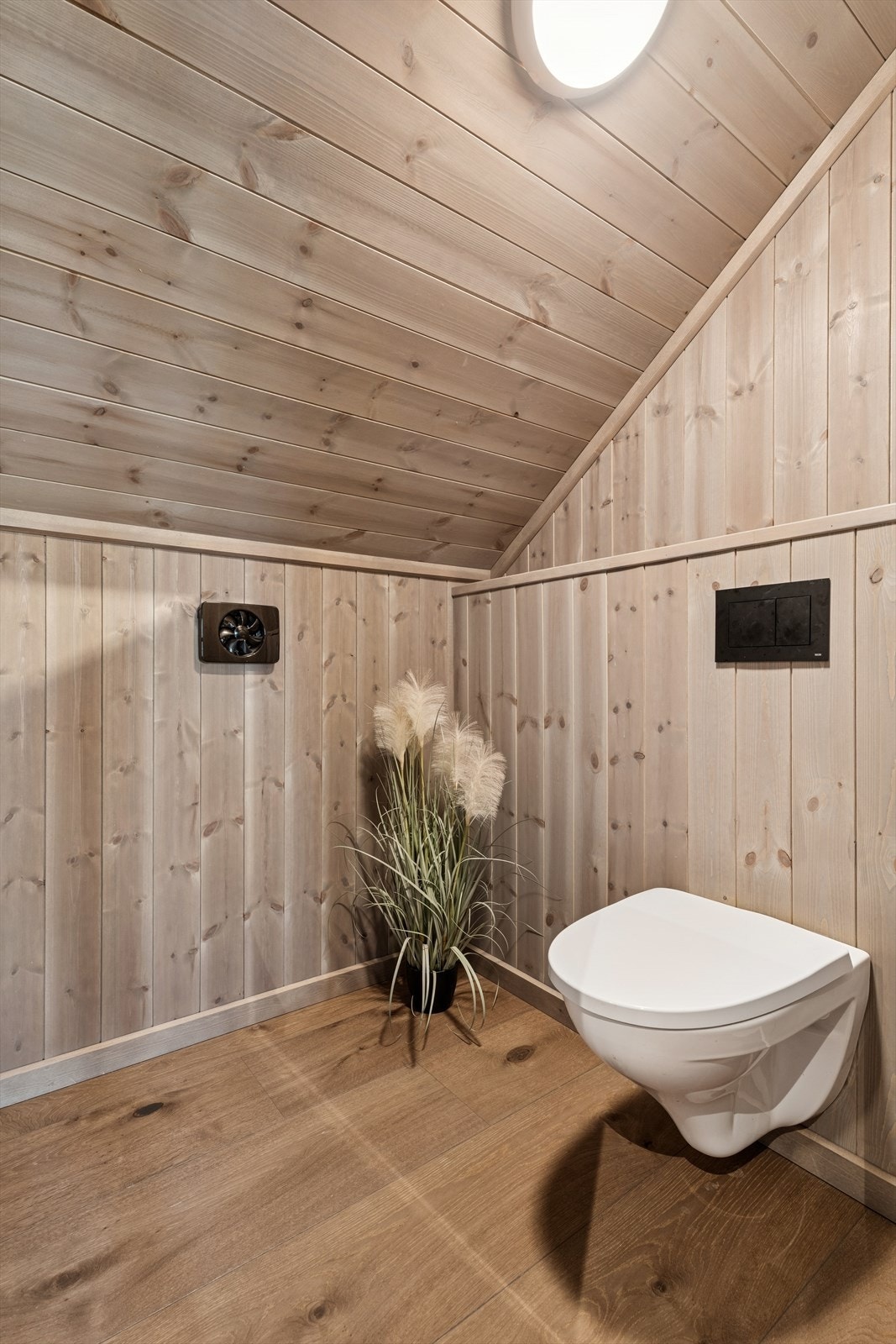 Toalettrom i 2. etasje / loftsetasje. Galleribilde