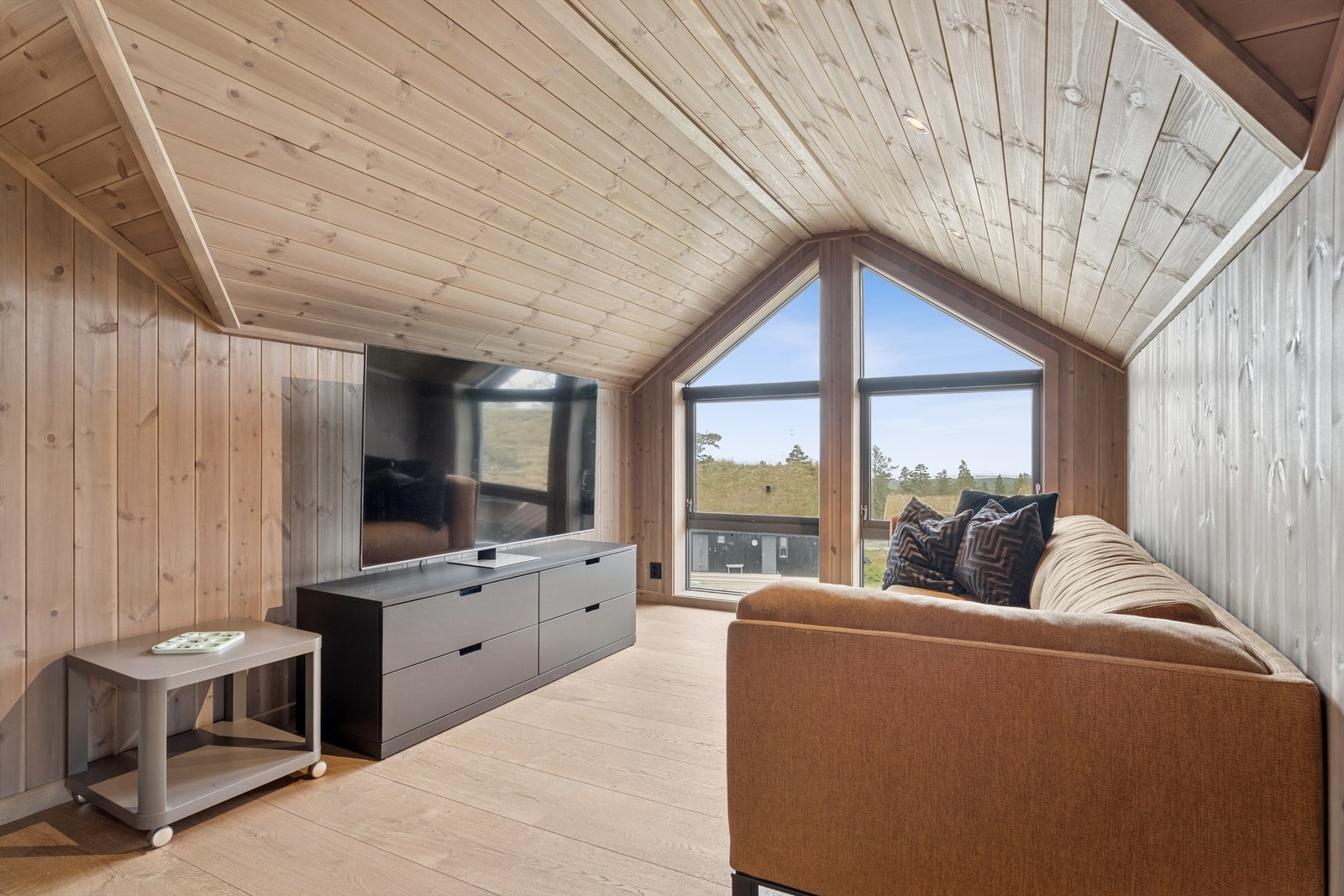 Loftstue. Galleribilde