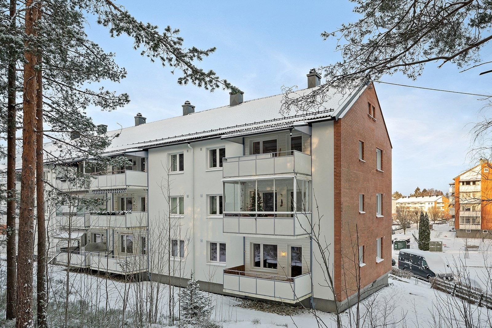 Fasaden gjennomgikk et omfattende vedlikeholdsprosjekt i 2022/2023 Galleribilde