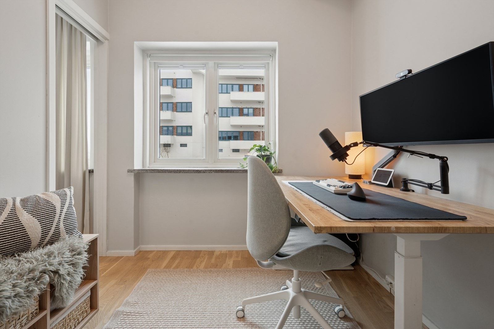 Soverom 2 kan innredes etter behov, og er godt eget som både barnerom og gjesterom. Galleribilde