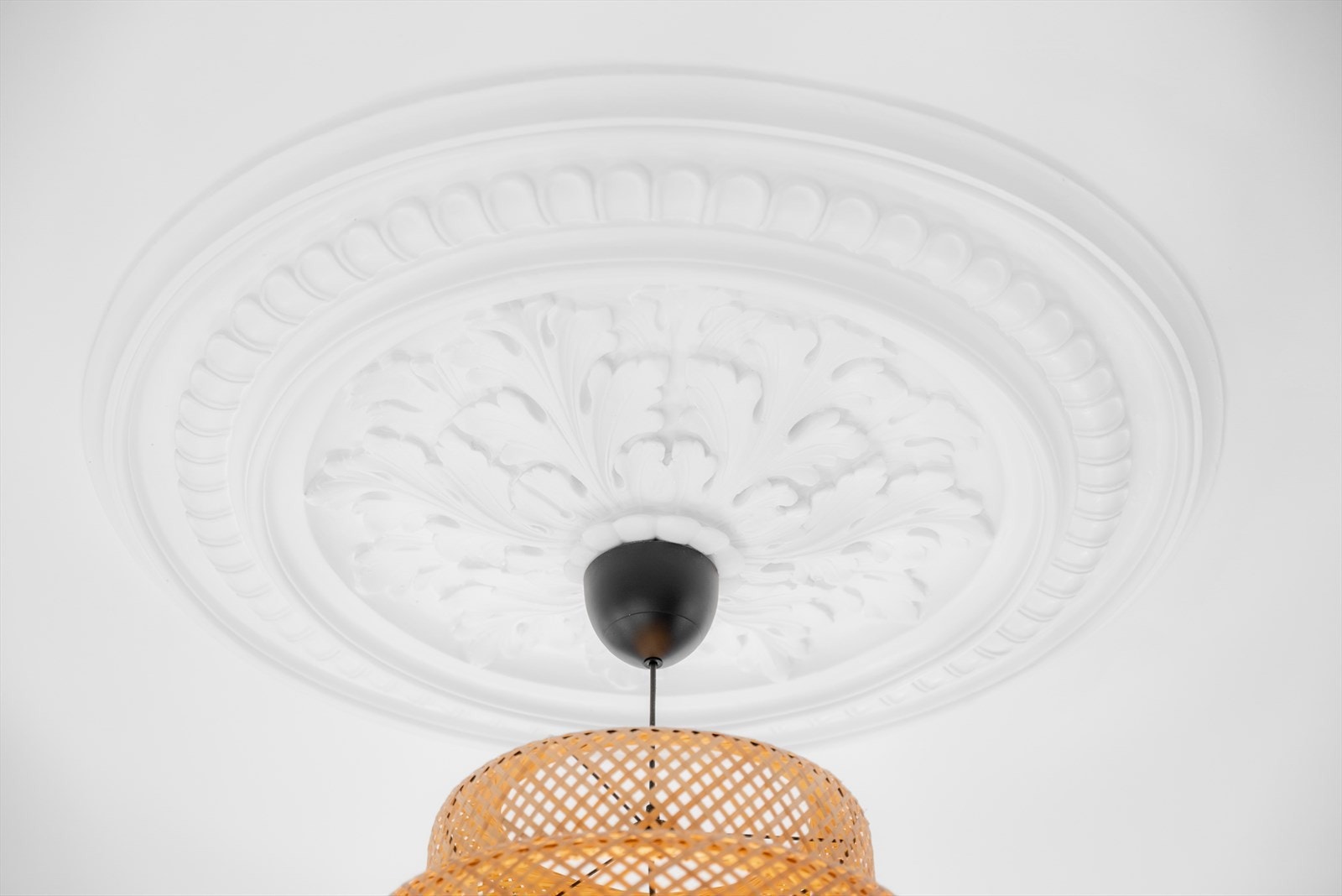 Takrosetten er et vakkert smykke i stuen. Galleribilde