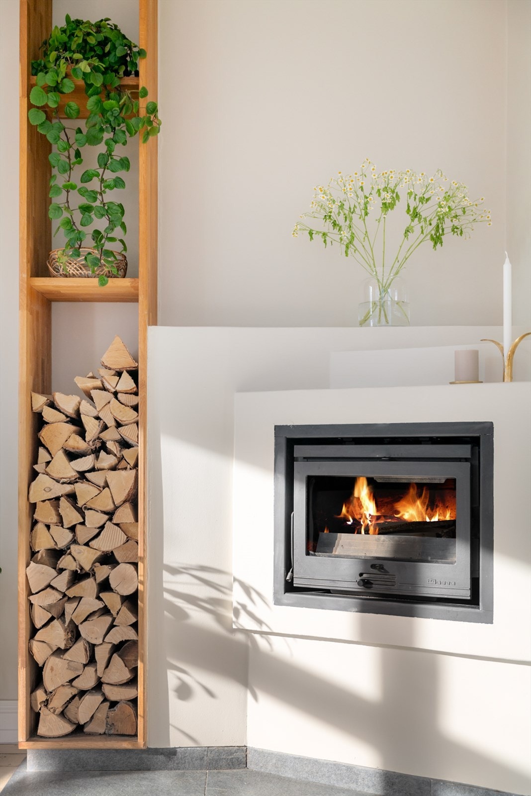 Strømutgifter har vært ca kr. 500,- sommertid og kr. 1.500,- på vinterstid iflg. selger. Galleribilde