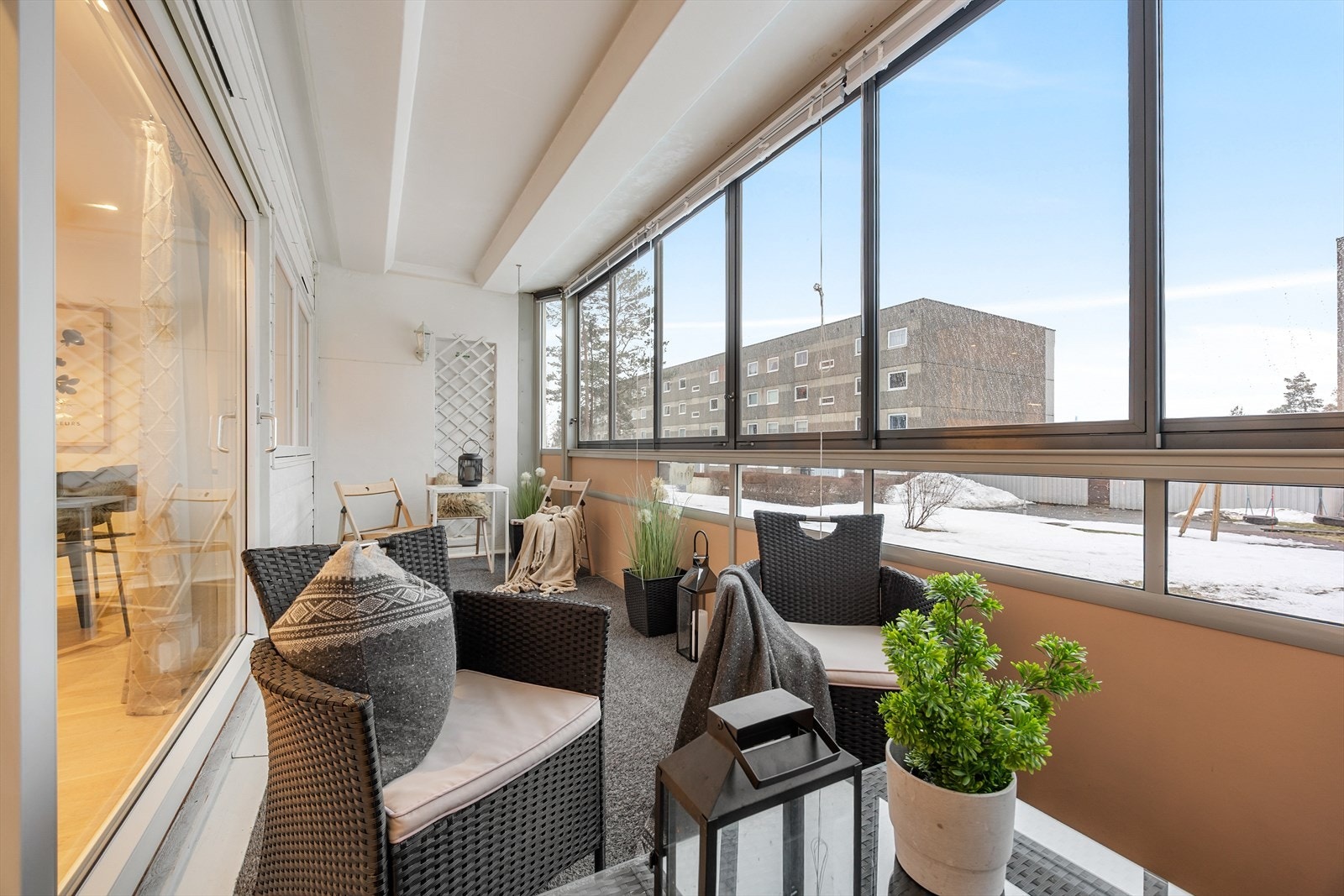 Fra stuen har man utgang til en innglasset balkong på 11 m². Galleribilde