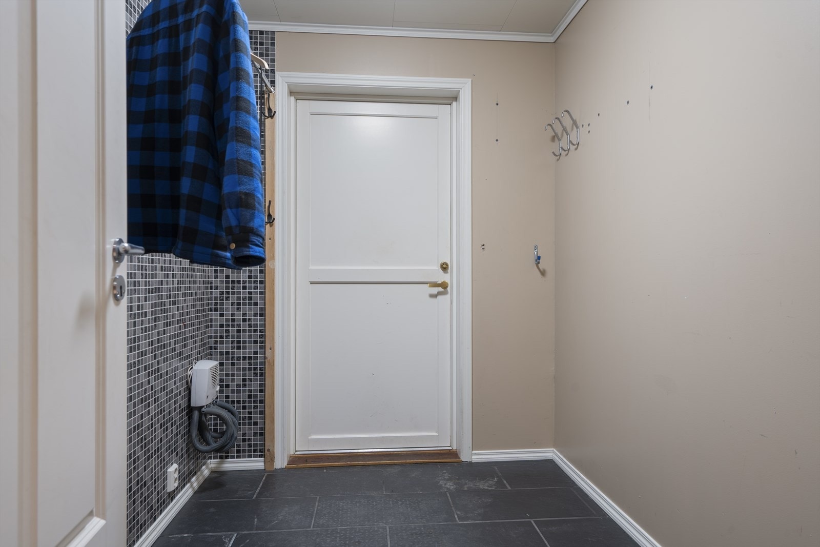 Gang med biinngang Galleribilde