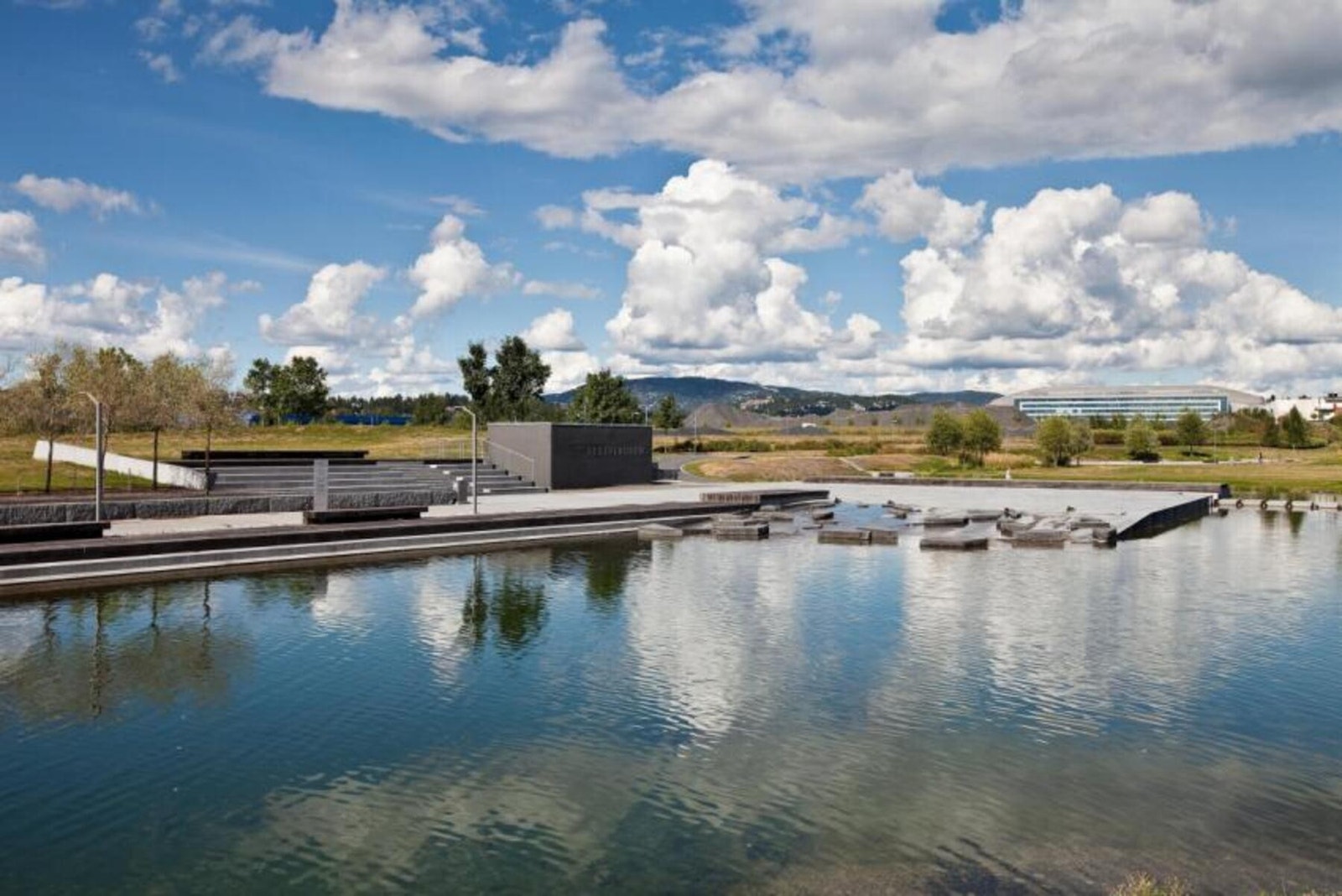 Nansenparken ligger midt på Fornebu Galleribilde