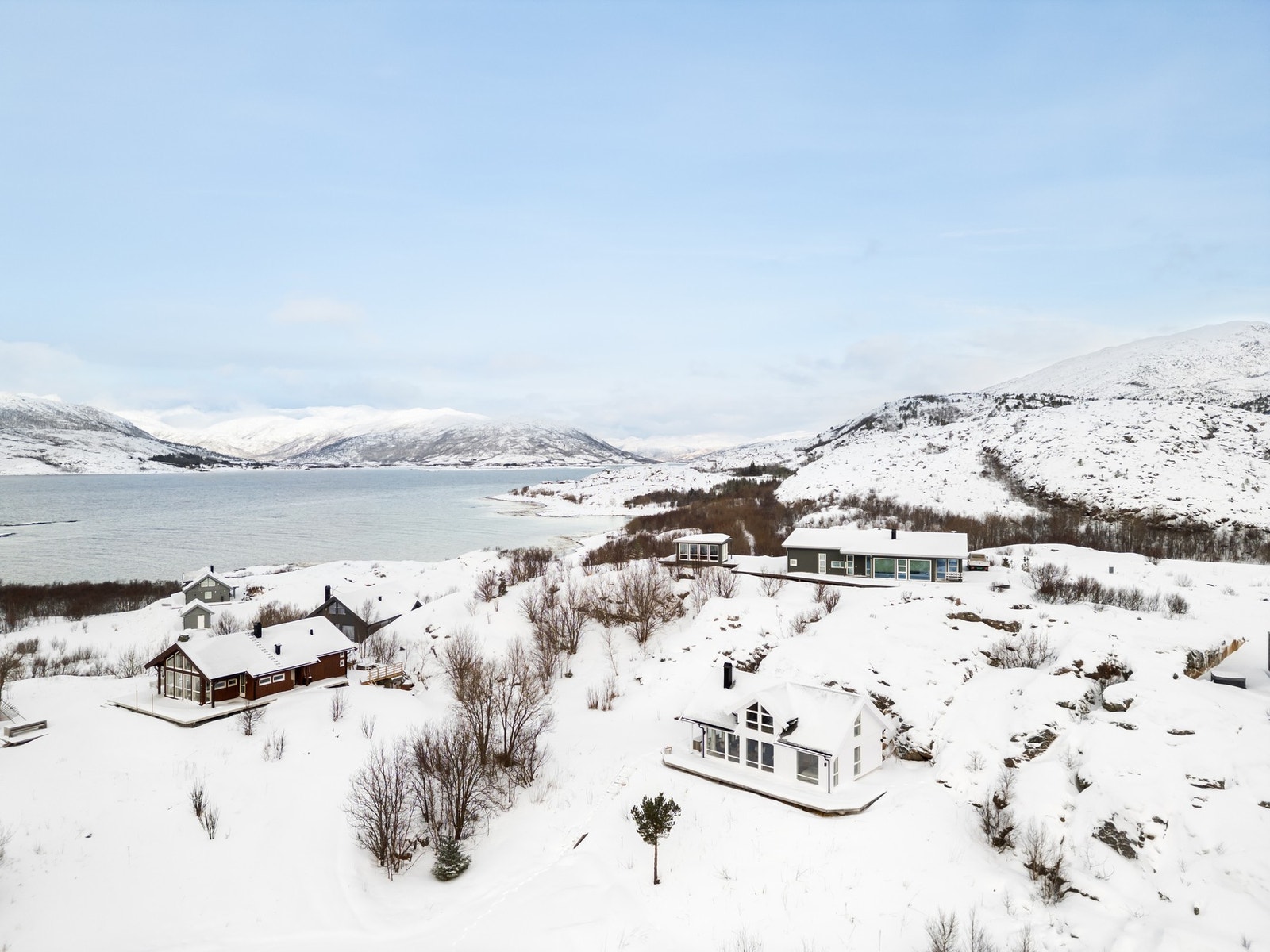 Moderne og gjennomført fritidsbolig oppført i 2017 med høy standard Galleribilde