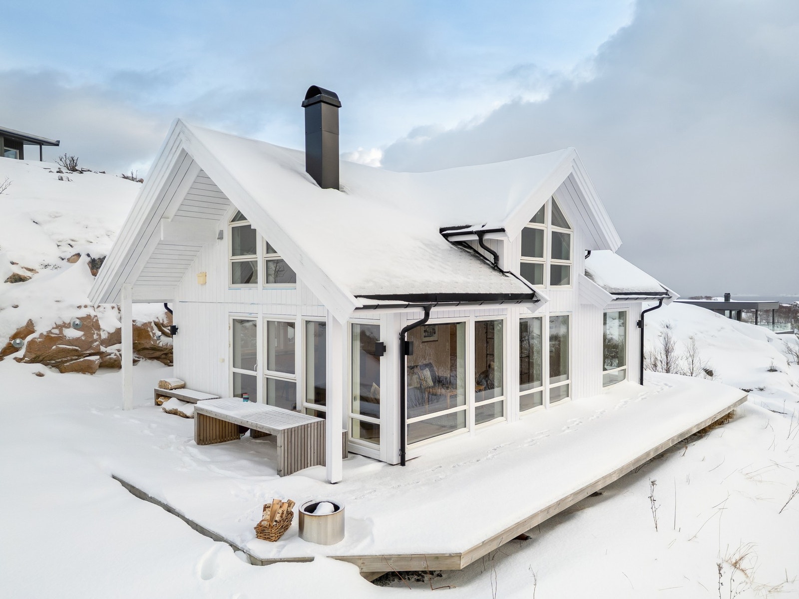 EIE eiendomsmegling v/Runar Bjørkelund har gleden av å presentere Langstranda 17! Foto: Martynas Milkevicius Galleribilde