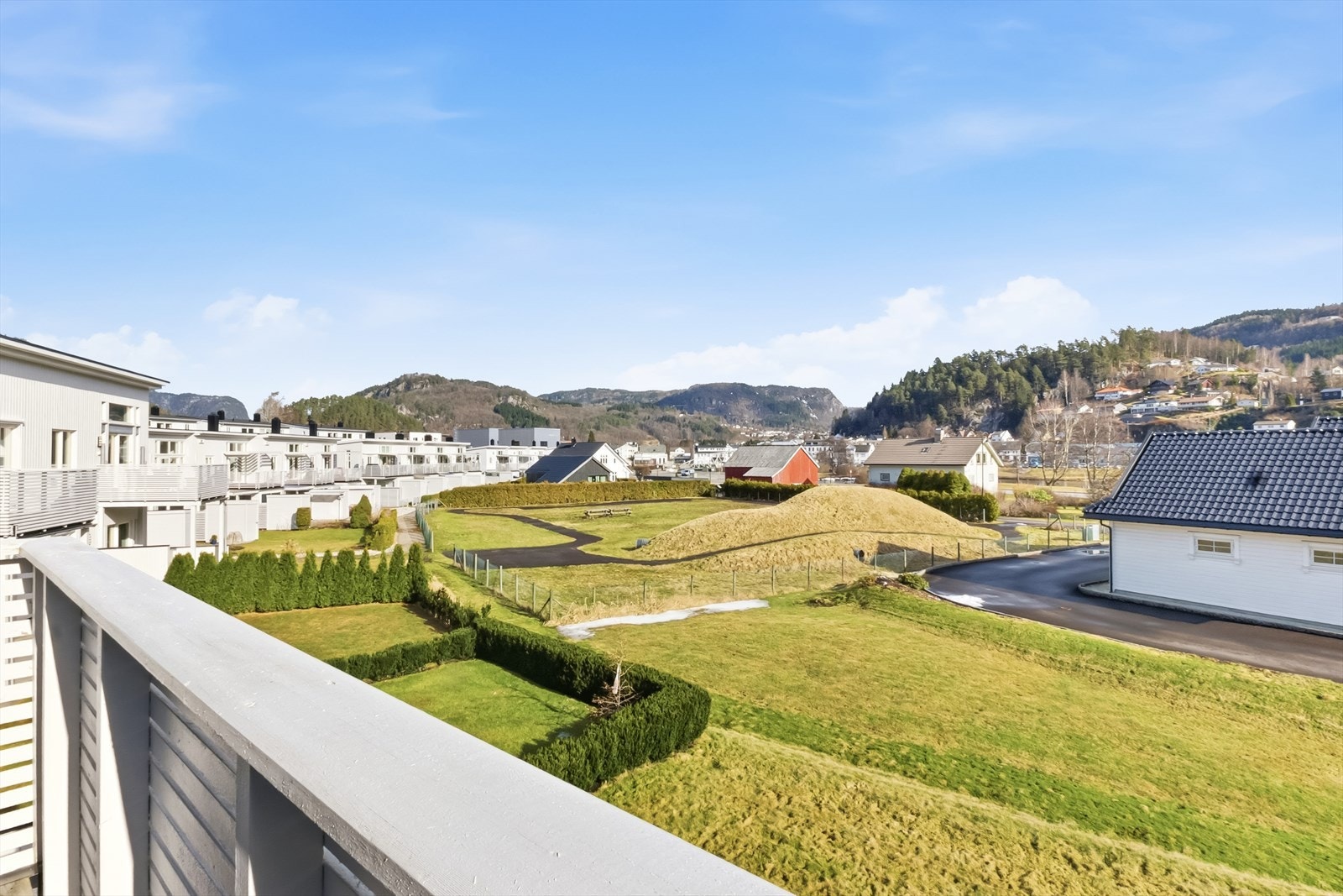 Utsikt fra terrasse i front. Galleribilde