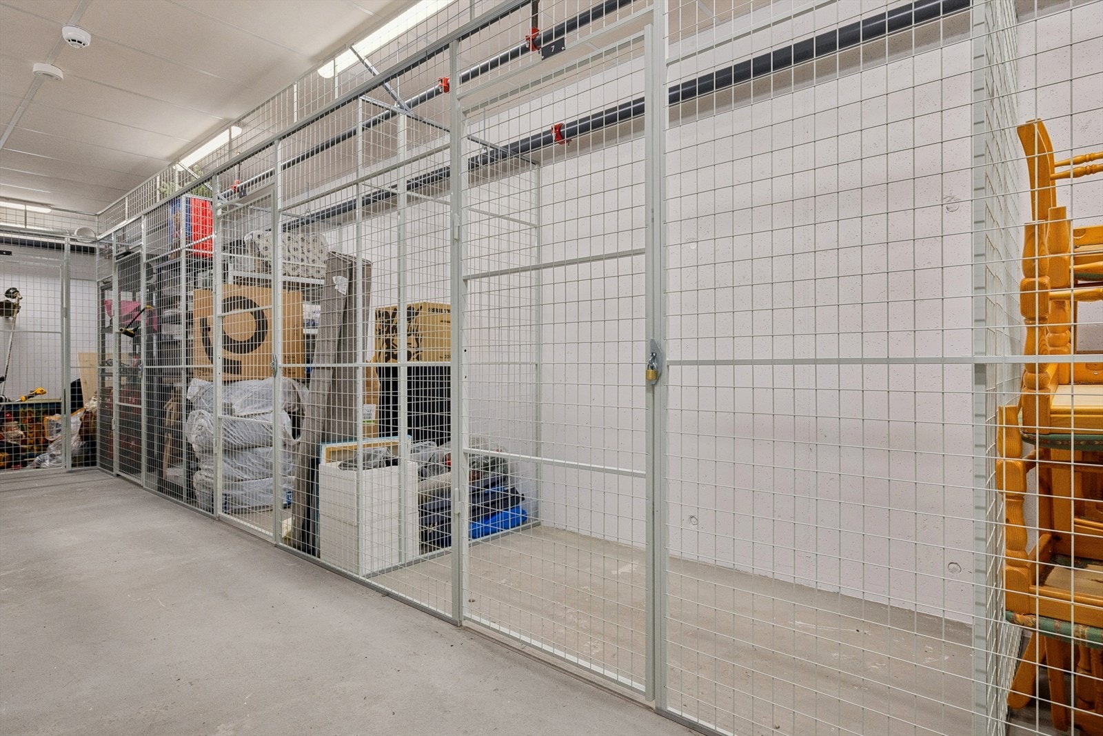 I tillegg disponerer seksjonen disponerer én bod på 5 m² i fellesareal. Galleribilde