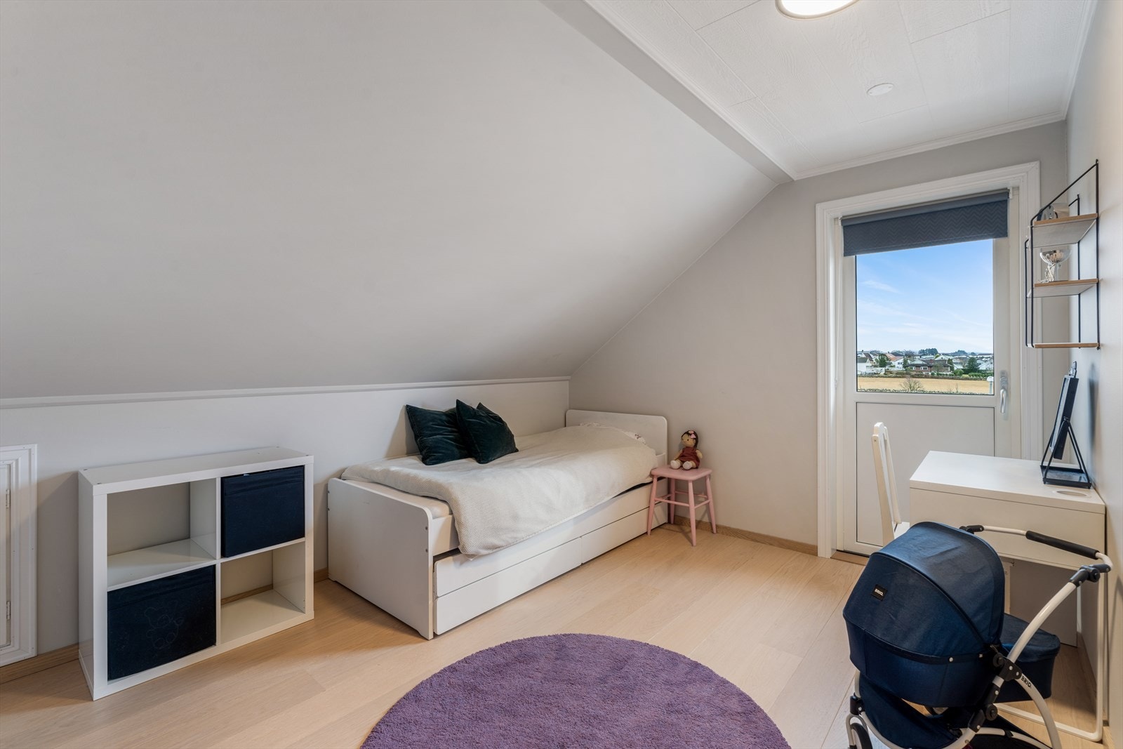 Soverom med utgang til balkong Galleribilde