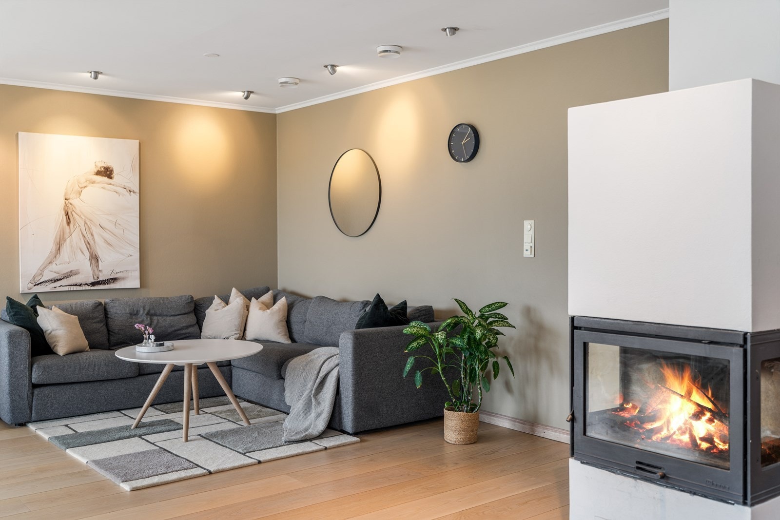 Peisovnen gir både varme og en hyggelig atmosfære på kjølige dager. Galleribilde