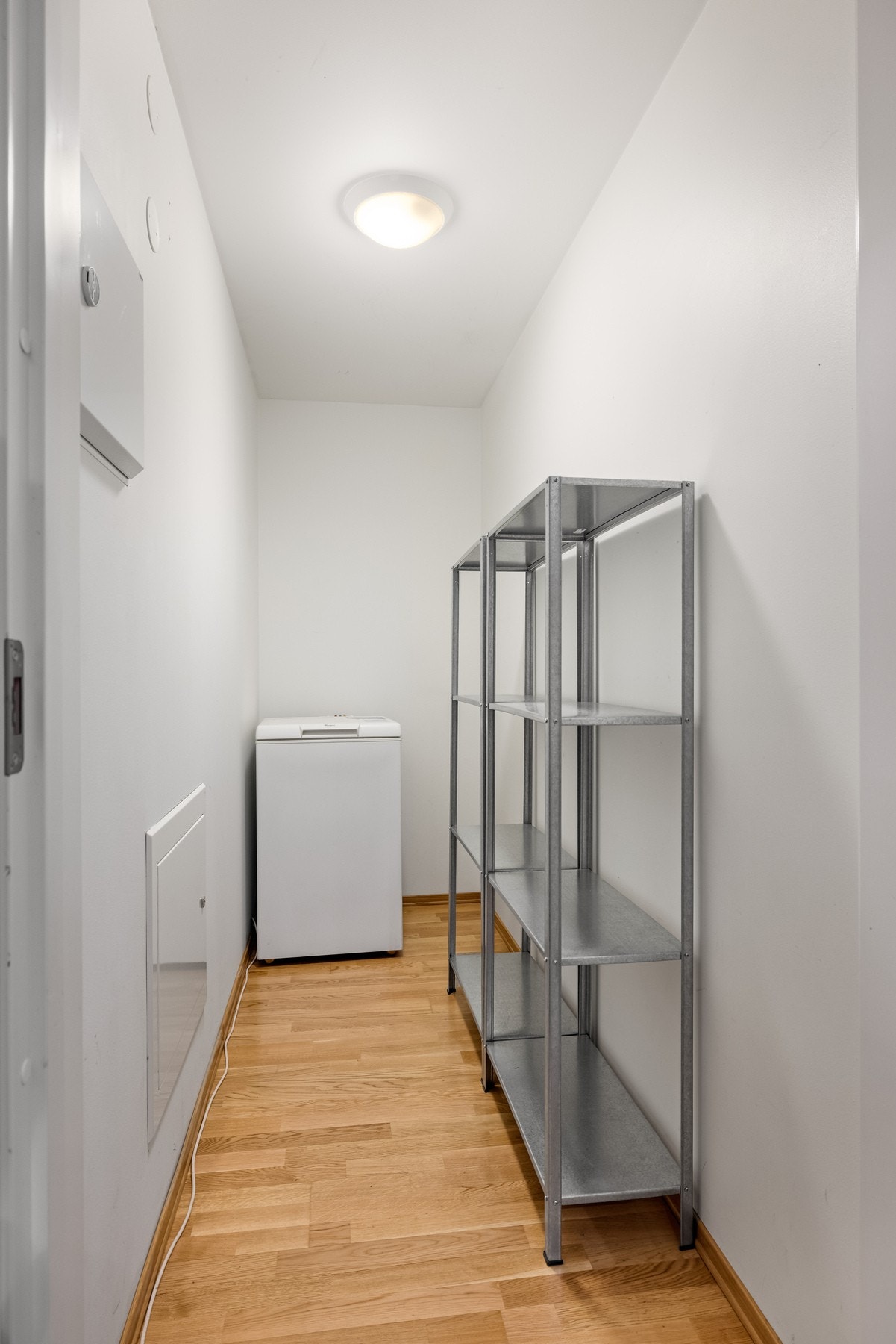 I tilknytning til stuen er det en egen innvendig bod med god lagringsplass. Galleribilde