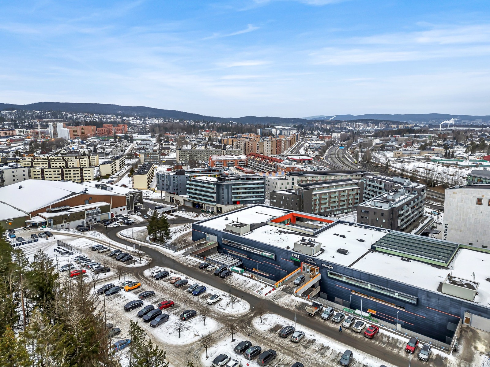 En meget god intern beliggenhet for deg som ønsker "alt" utenfor døren. Galleribilde
