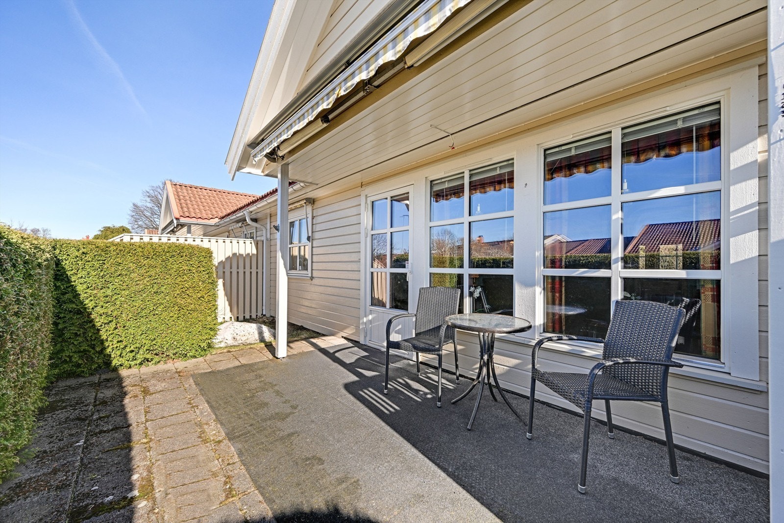 Den vestvendte markterrassen er et flott sted for å nyte ettermiddagene. Galleribilde