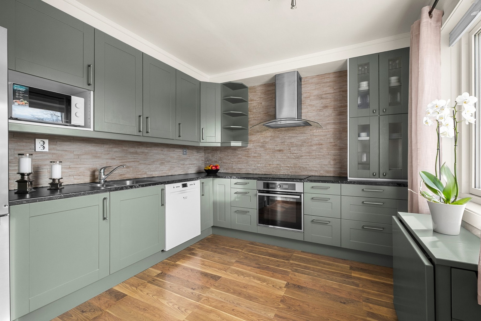 Pent og stilrent kjøkken Galleribilde