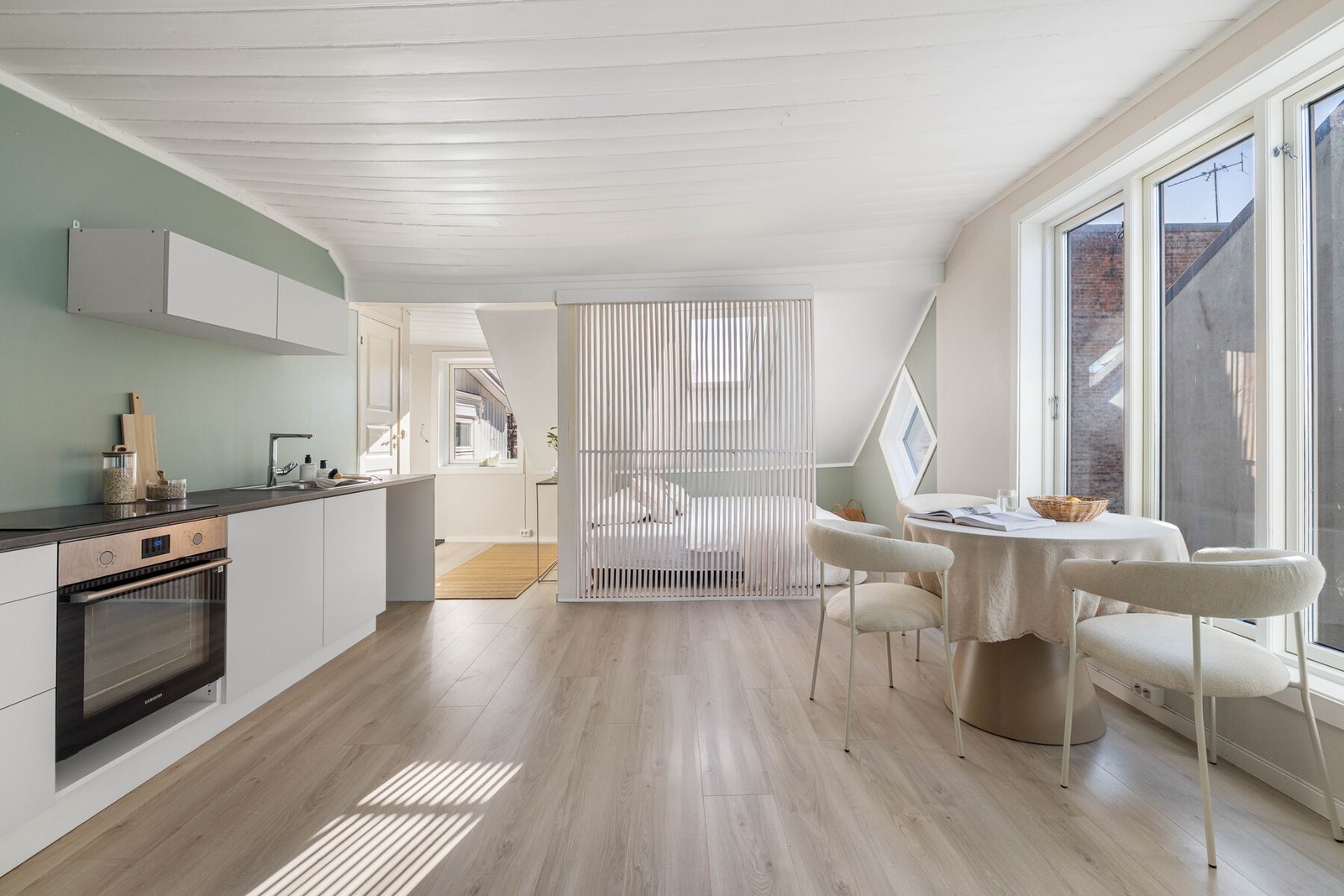 En lys og arealeffektiv selveierleilighet med attraktiv beliggenhet midt i Tønsberg sentrum. Fotograf: Tony Rene Asmyhr. Galleribilde