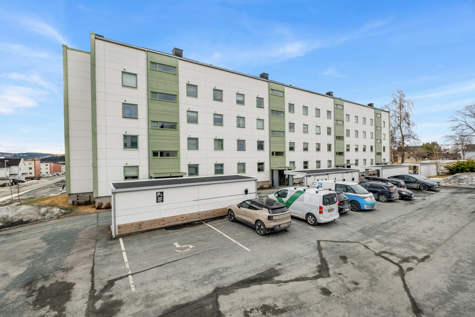 Bygget ble renovert i ca. 2018 hvor det bl.a ble etterisolert, satt inn nye vinduer og balkongdør, oppgradering av balkonger, nytt ventilasjonsanlegg m.m Galleribilde