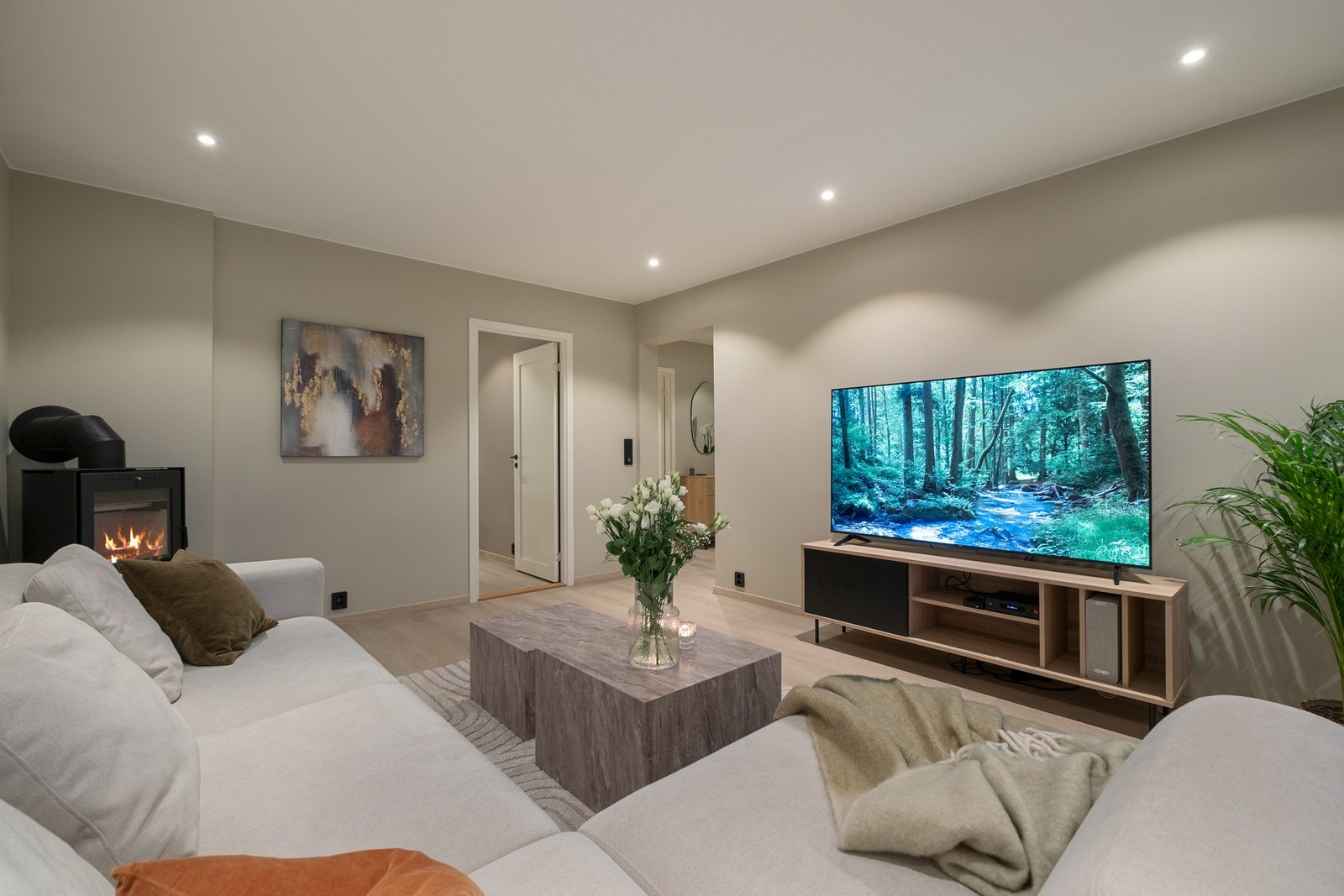 Elektrisk gulvvarme i alle rom gir en behagelig og lun temperatur året rundt Galleribilde