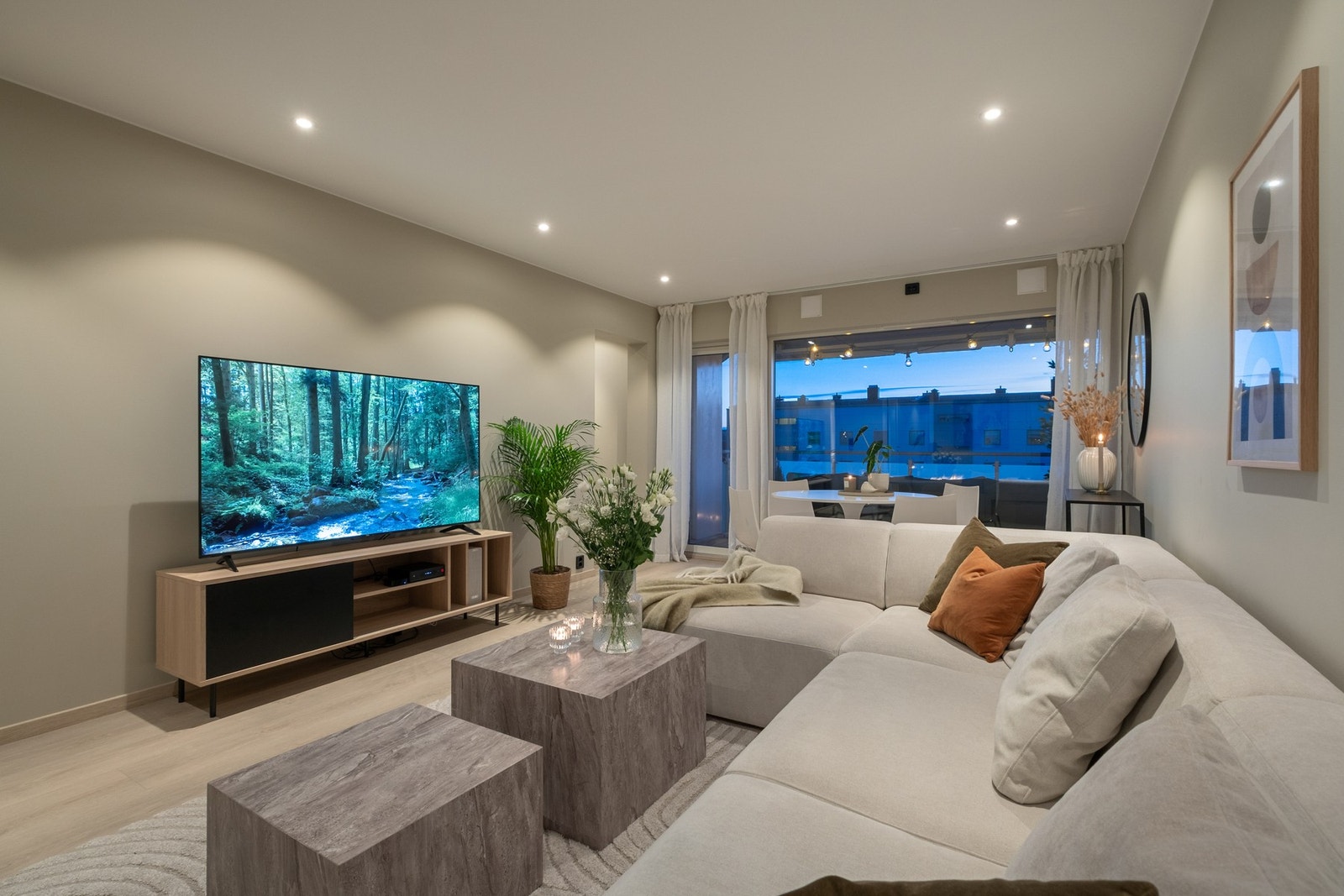 Leiligheten er på ca. 64 kvm, har en praktisk og gjennomtenkt planløsning Galleribilde