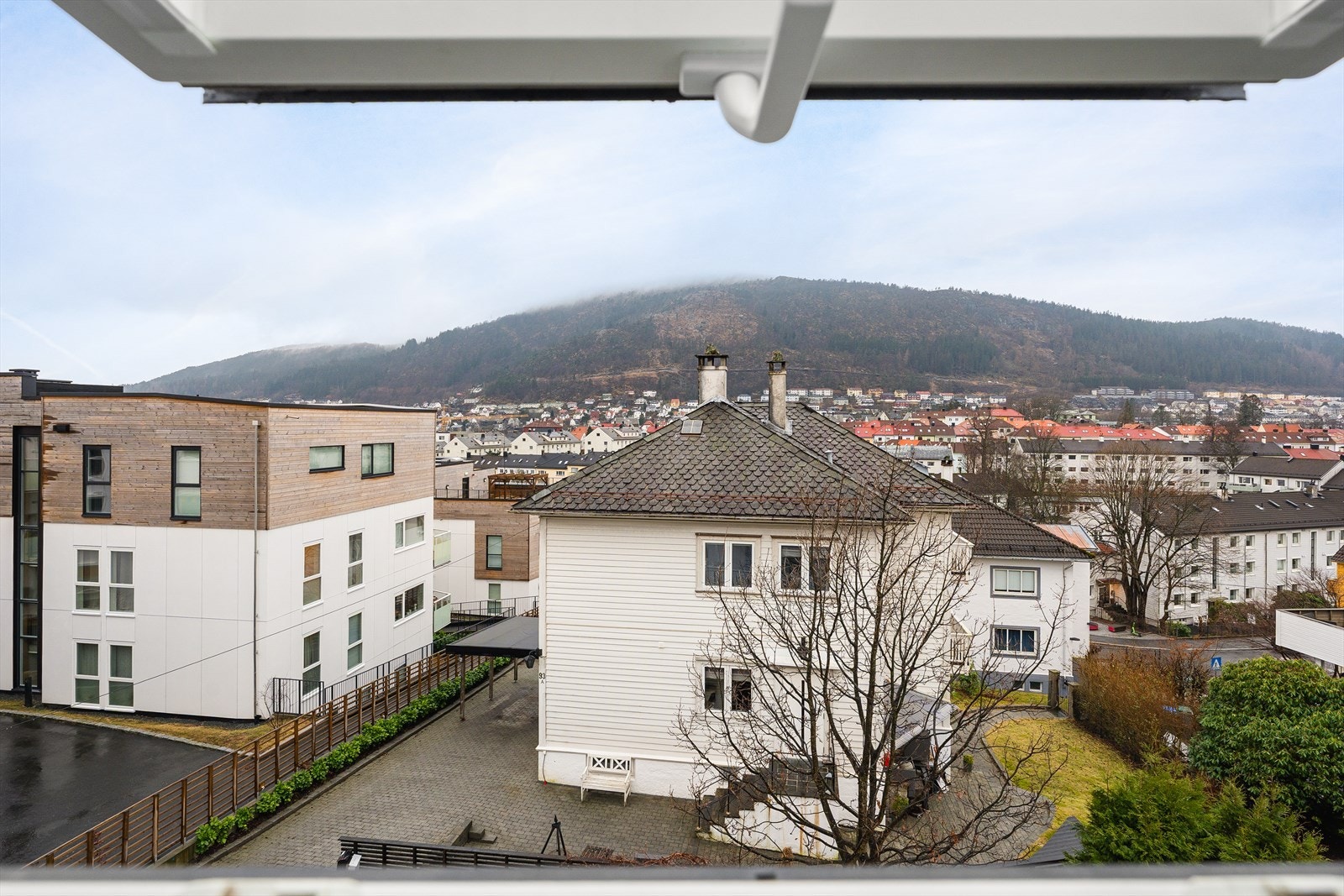 Fin utsikt fra soverommet. Galleribilde