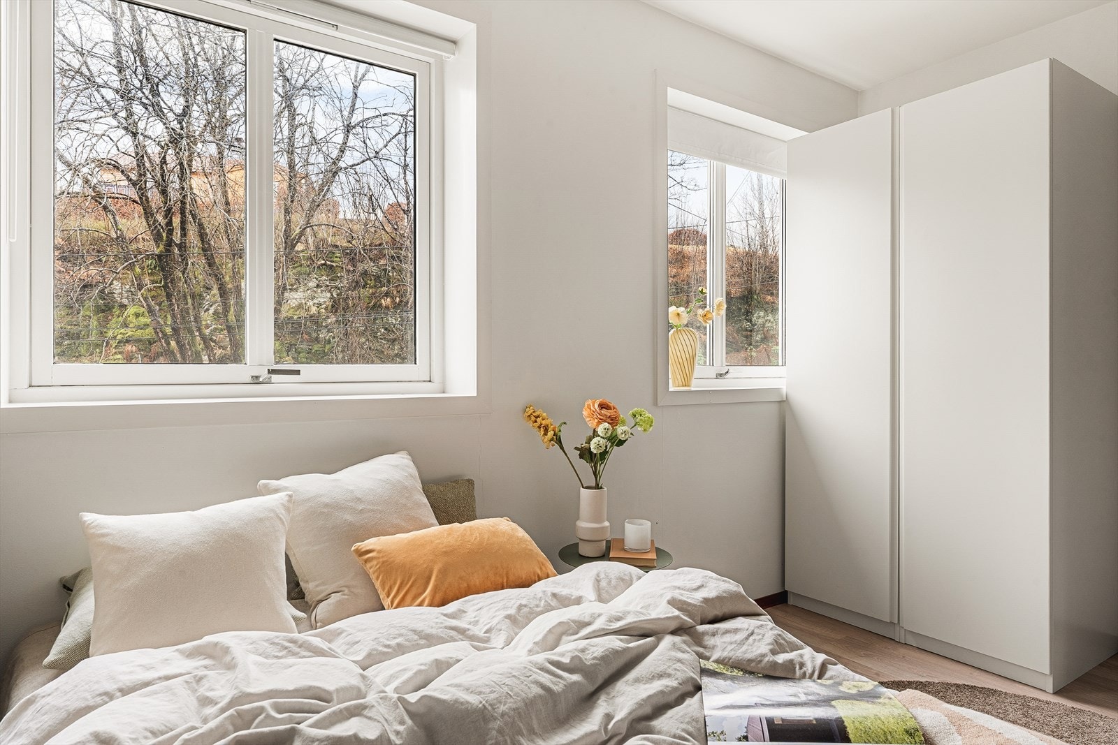 Her kan du enkelt innrede med seng, nattbord og garderobeløsning. Galleribilde