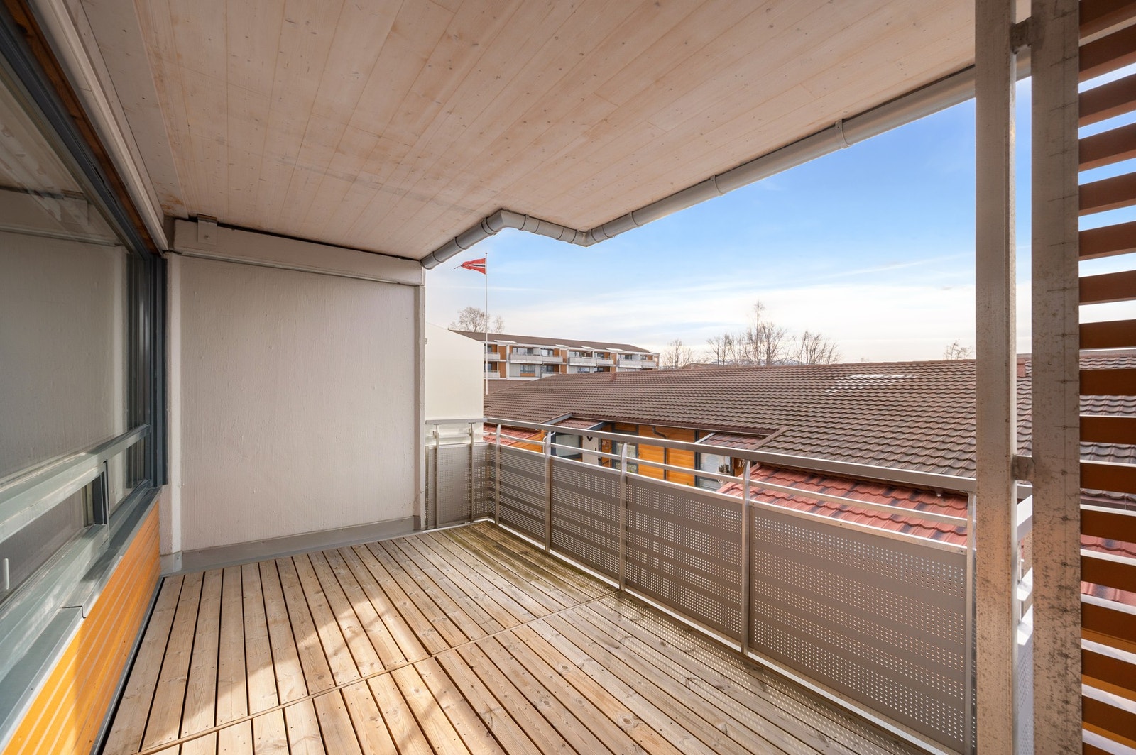 Balkong på 11,1m² med gode solforhold. Galleribilde