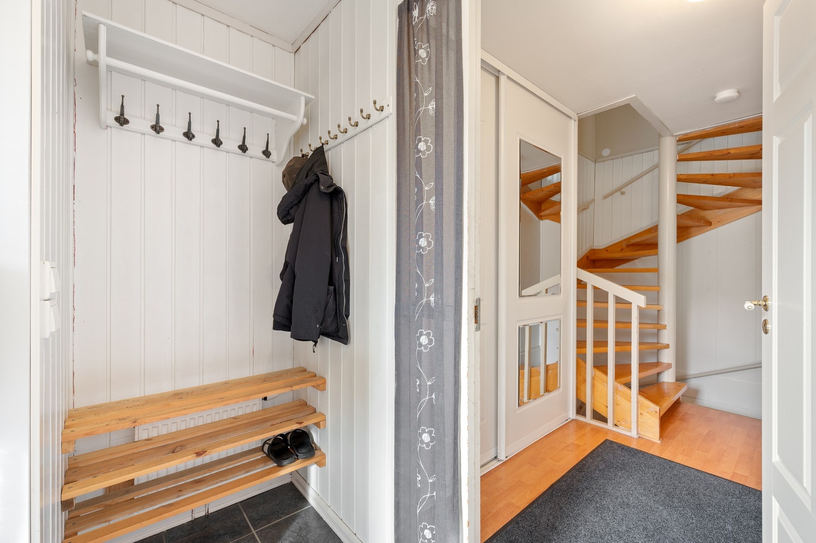 Entré/inngangsparti. Galleribilde