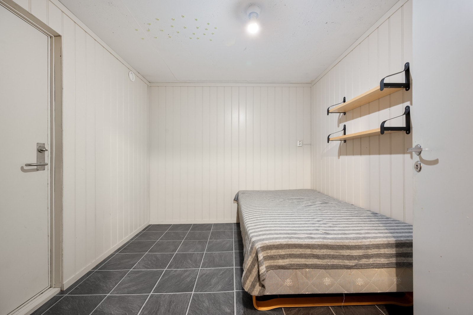 Mulighet for direkte adkomst til fellesgang og parkeringskjeller fra kjelleren. Galleribilde