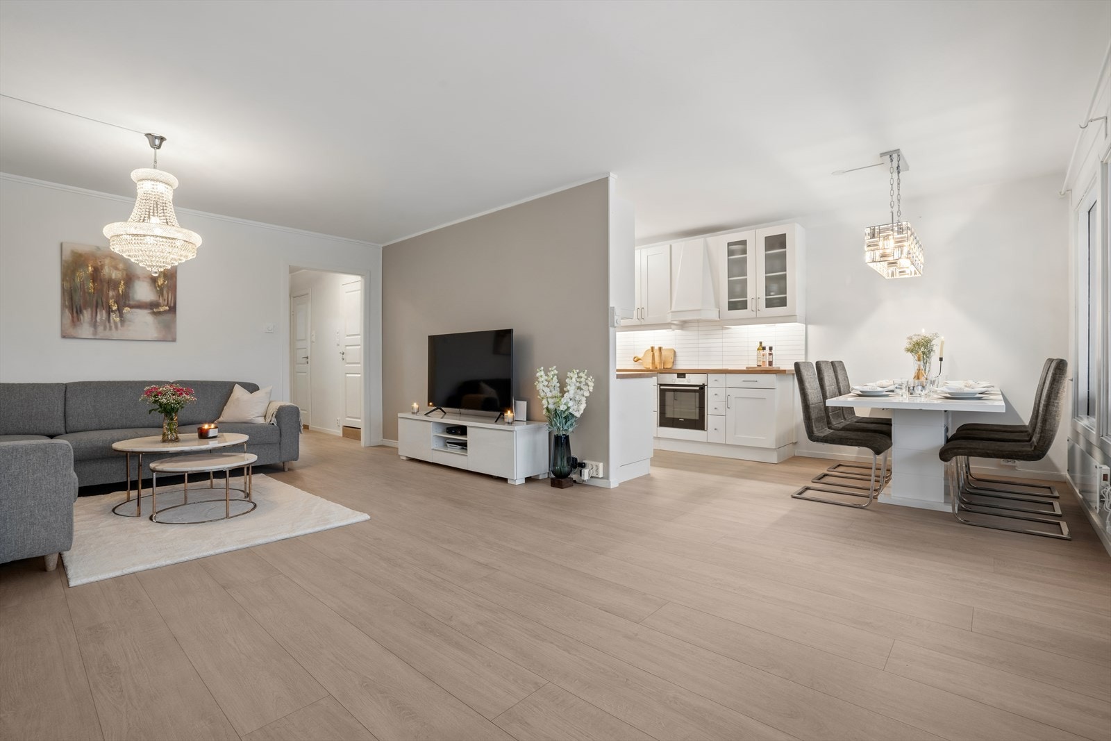 DNB Eiendom v/ Zarine Lopez M. har gleden av å presentere Snøklokkeveien 12! Galleribilde