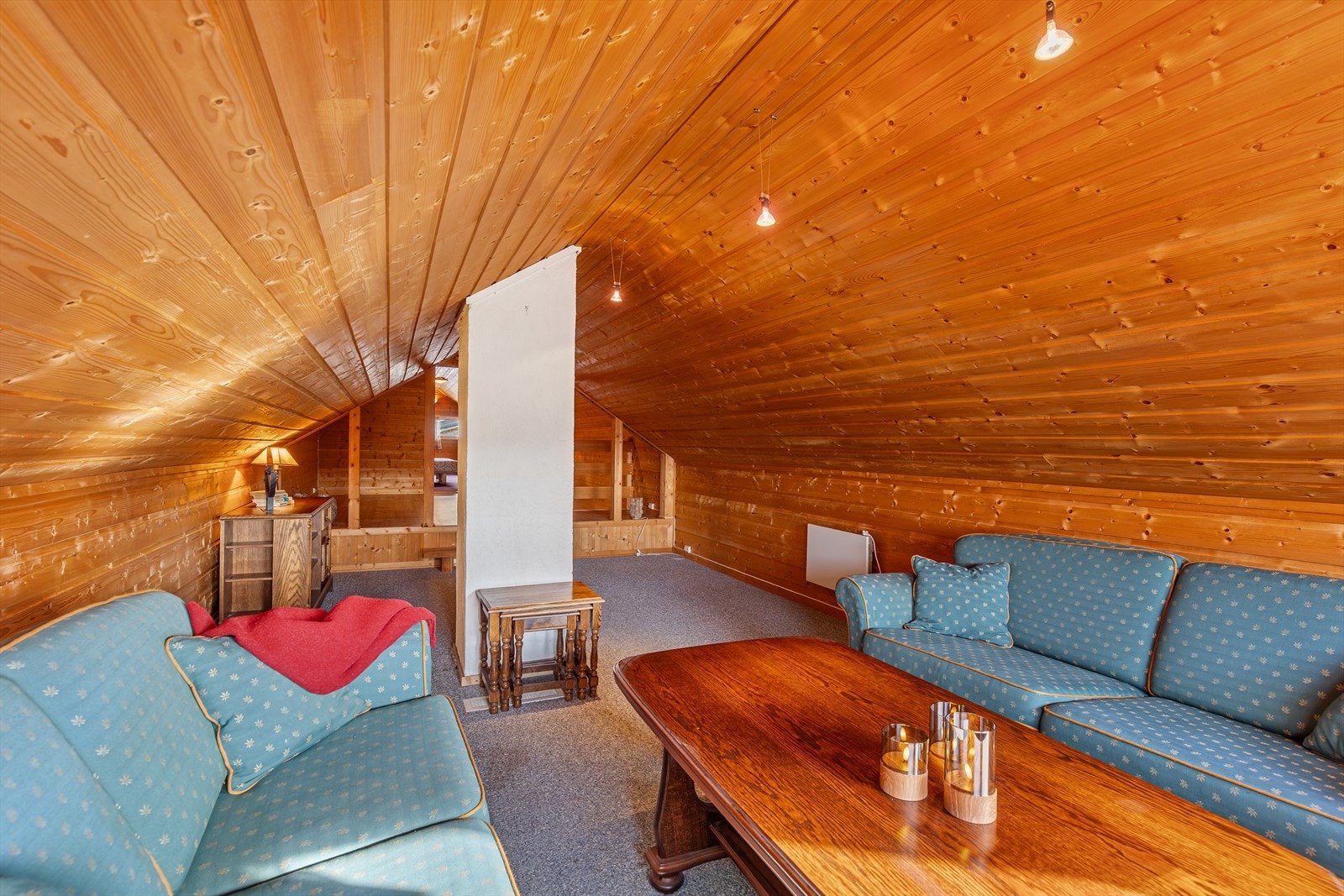 Loftstue som også passer fint som TV-stue Galleribilde