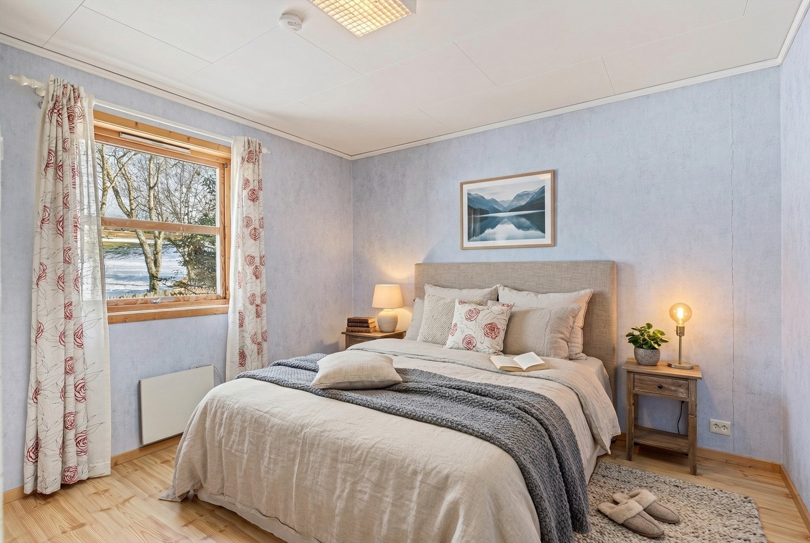 Soverom 1 i hovedetasjen (digital møblering) Galleribilde