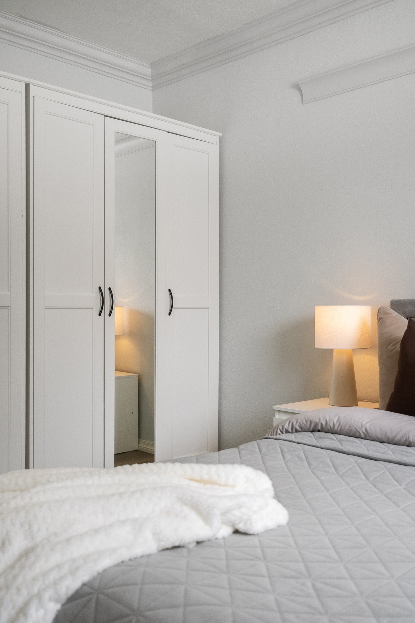 Soverom 1: Plass til fin garderobeløsning. Galleribilde