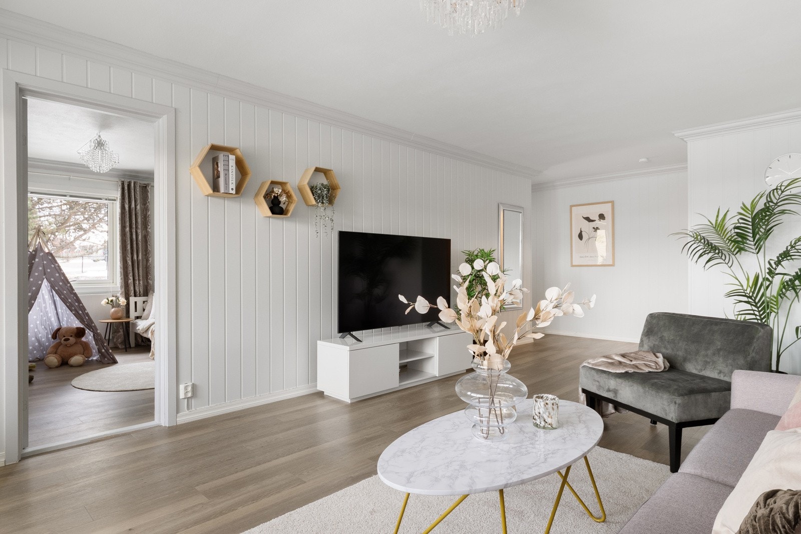 Leiligheten har en god og funksjonell planløsning med lyse og trivelige rom. Galleribilde