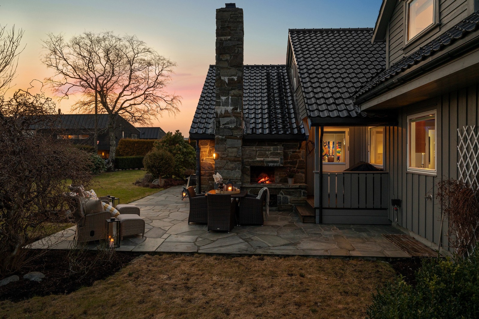 Det er sol på eiendommen fra tidlig morgen til sen kveld Galleribilde