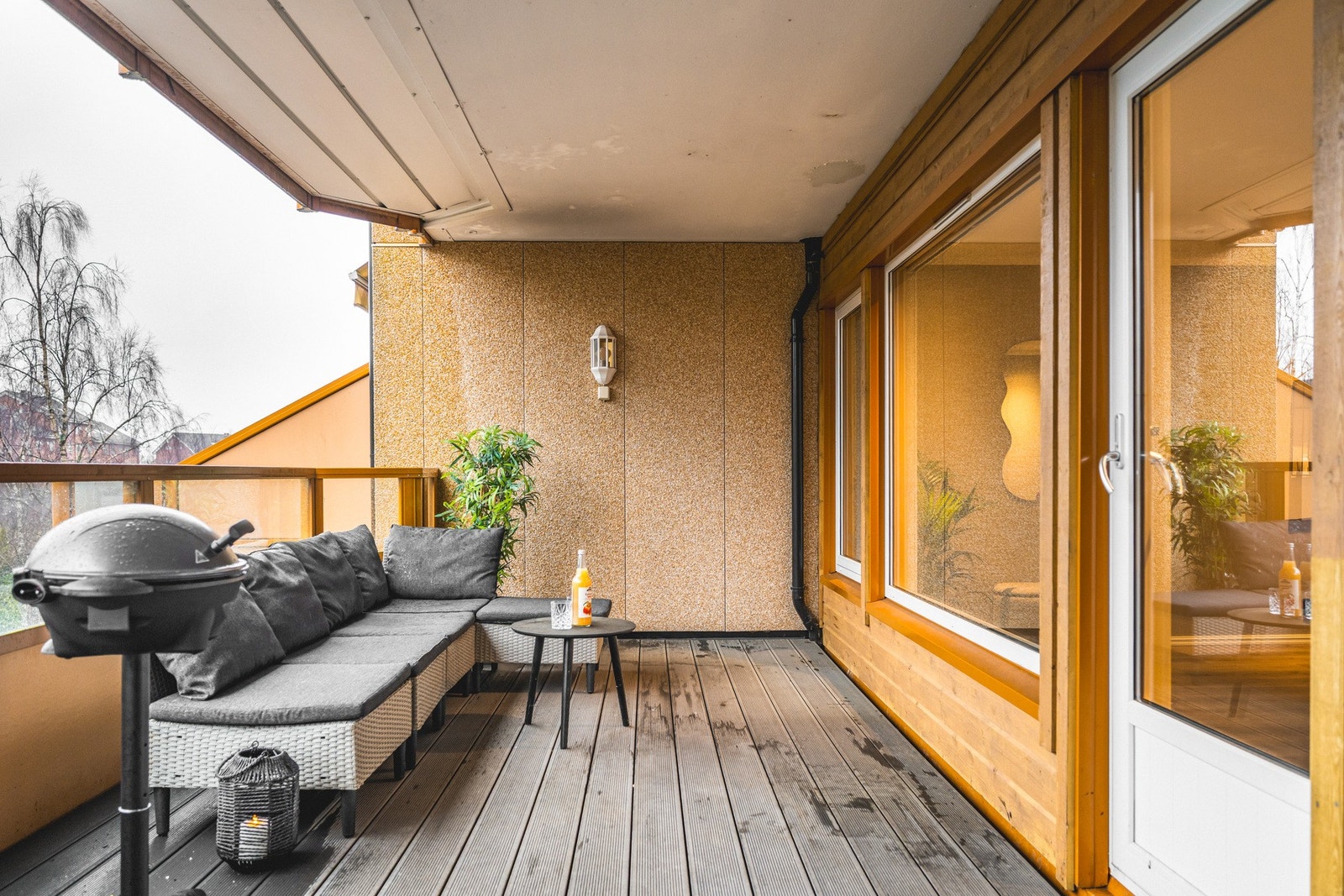 Terrassen kan innredes med sittegruppe og beplantning. Galleribilde