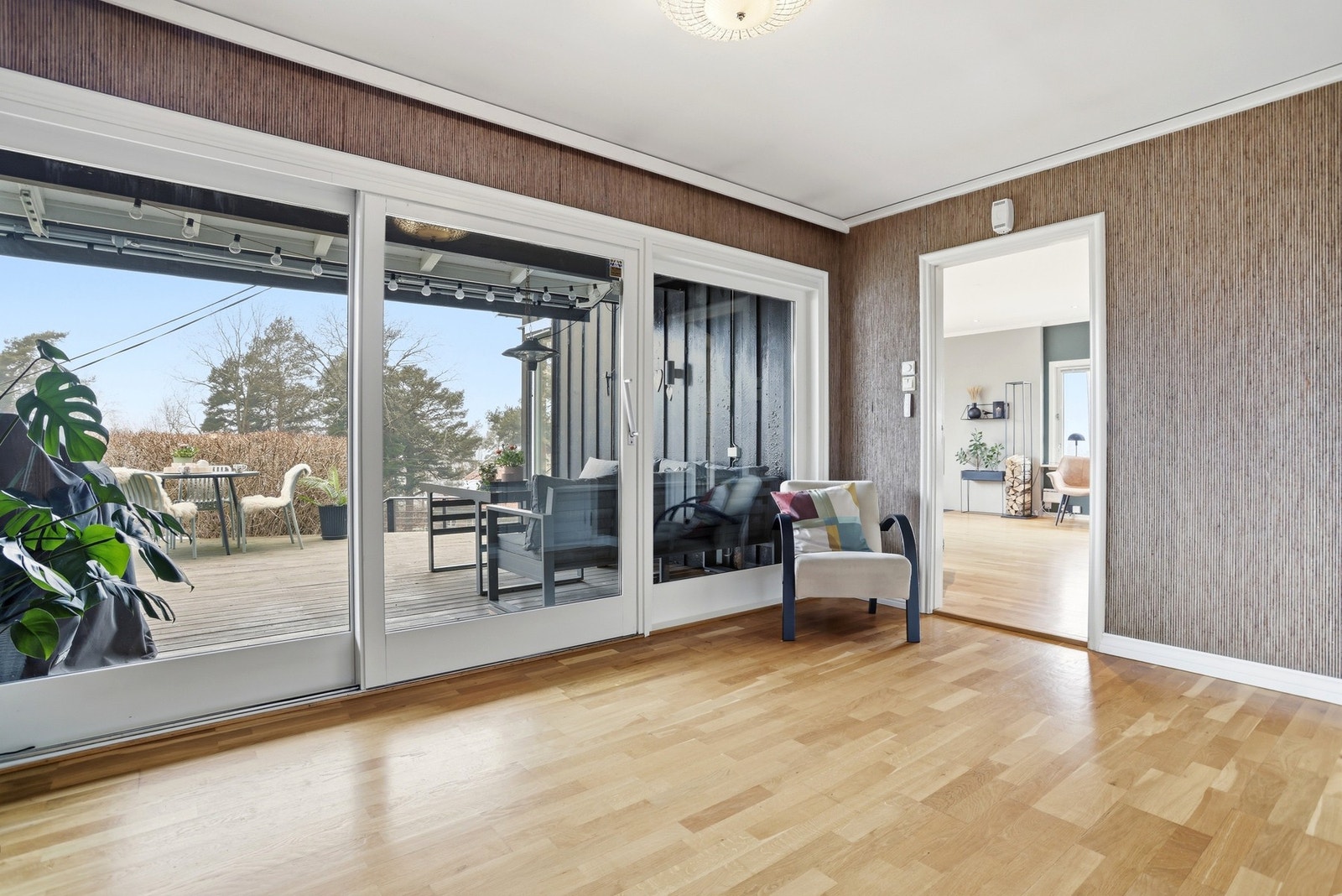 Skyvedører med utgang til terrassen Galleribilde