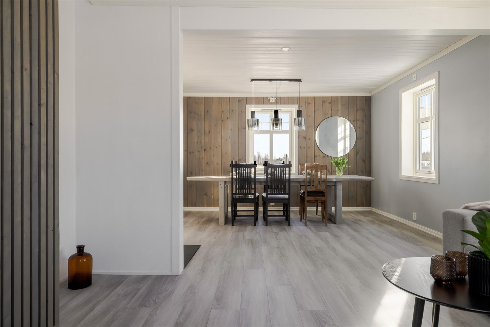 Boligen er vesentlig påkostet og oppgradert - her kan du flytte rett inn i en gjennomført og flott bolig! Galleribilde