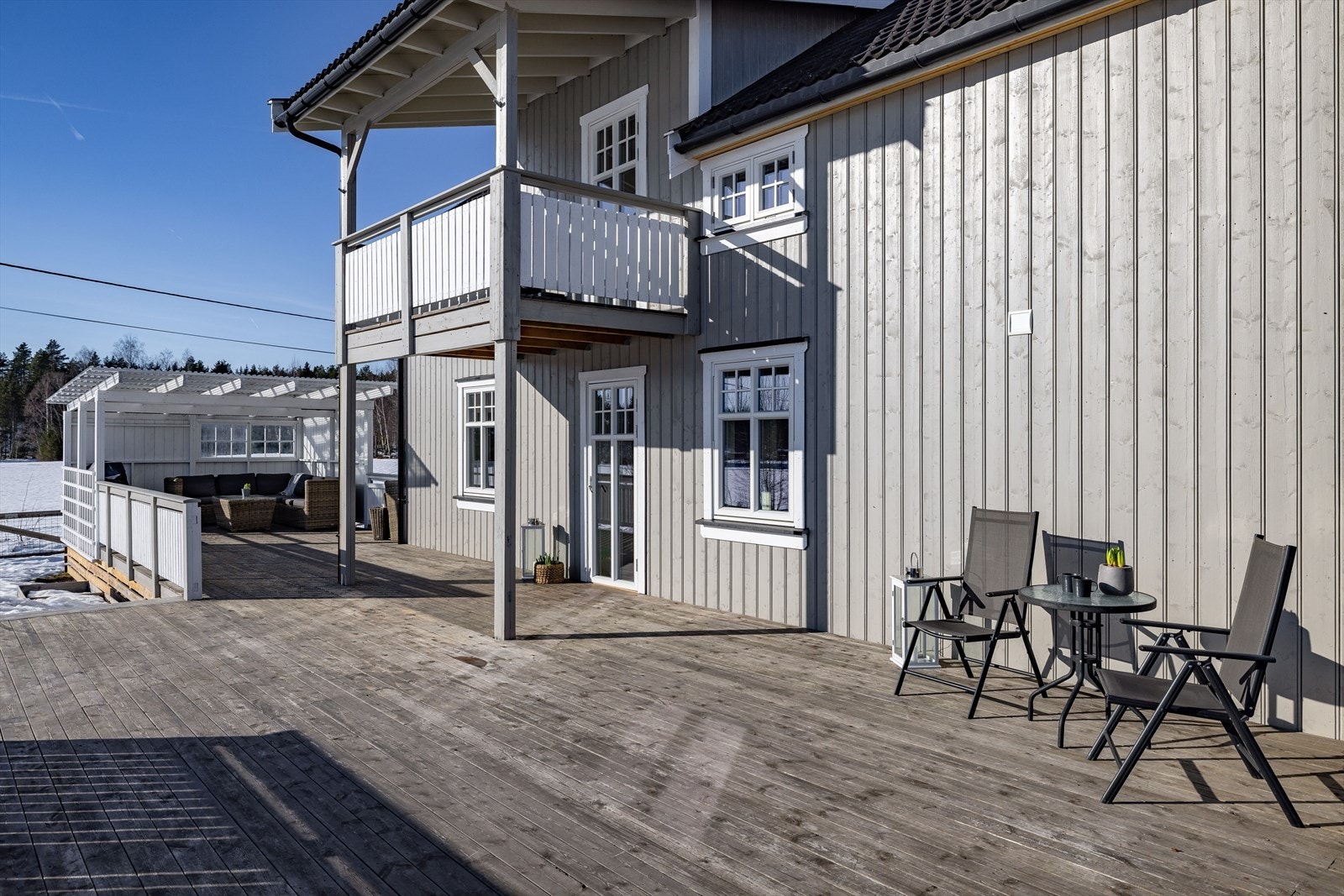 Den gode størrelsen gjør at du enkelt kan innrede med ulike soner og flere sittegrupper. Galleribilde