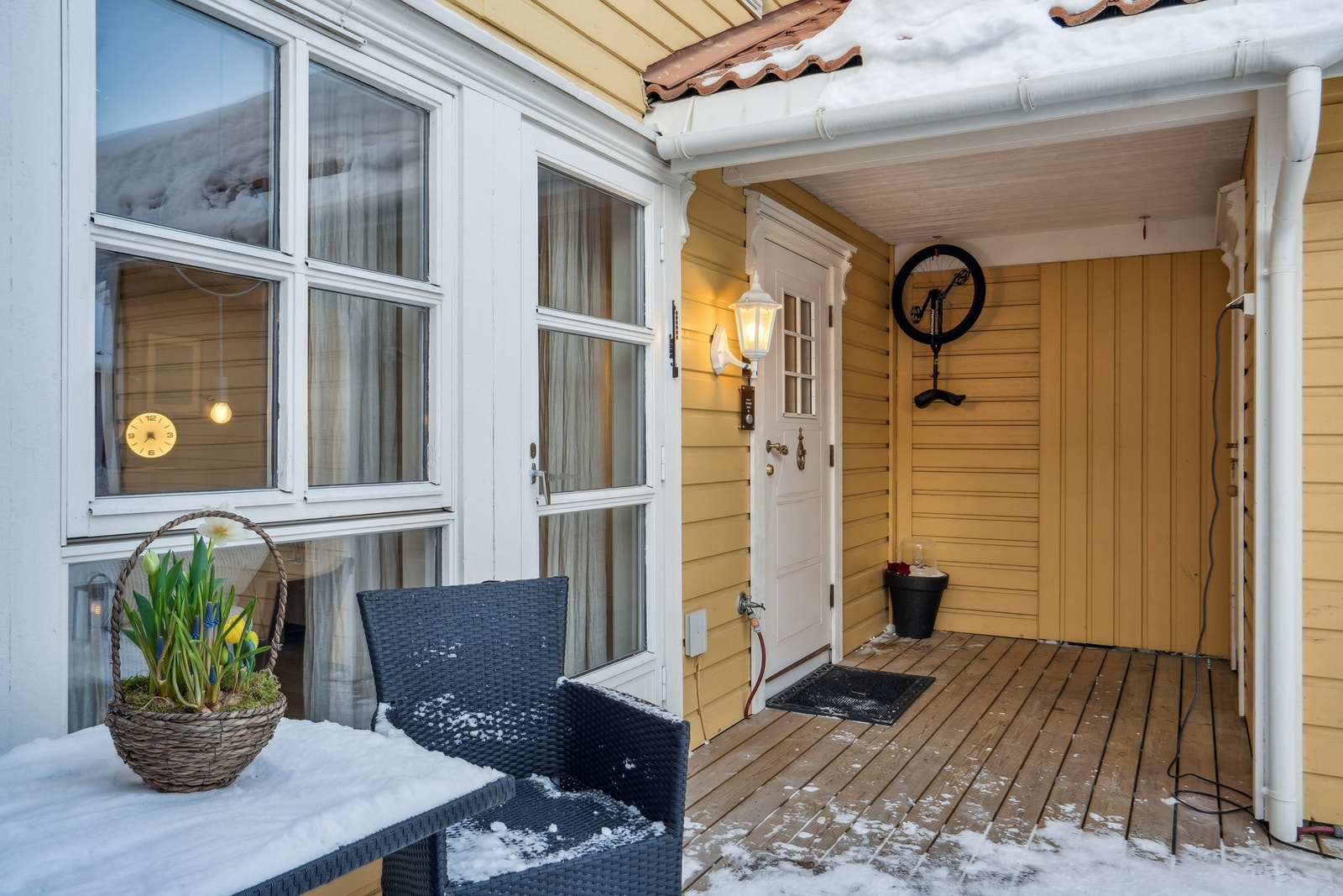 Inngangsparti med sportsbod Galleribilde