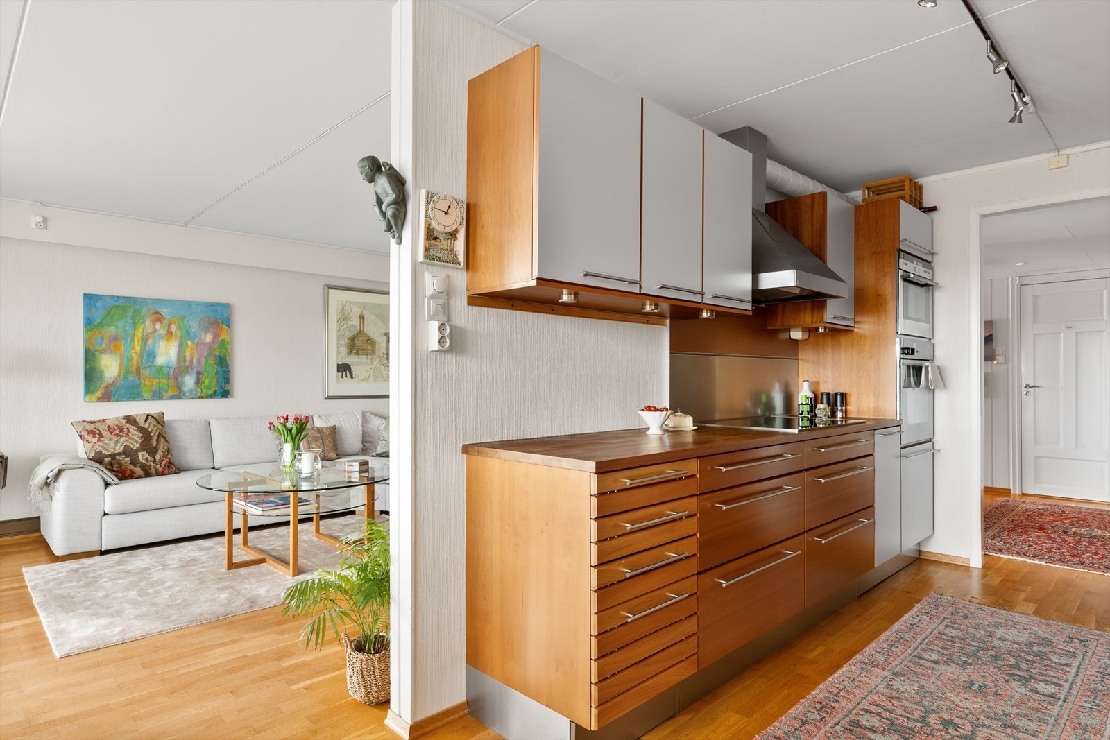 Kjøkkenet fremstår pent og har fått tilstandsgrad 1 av takstmann. Galleribilde