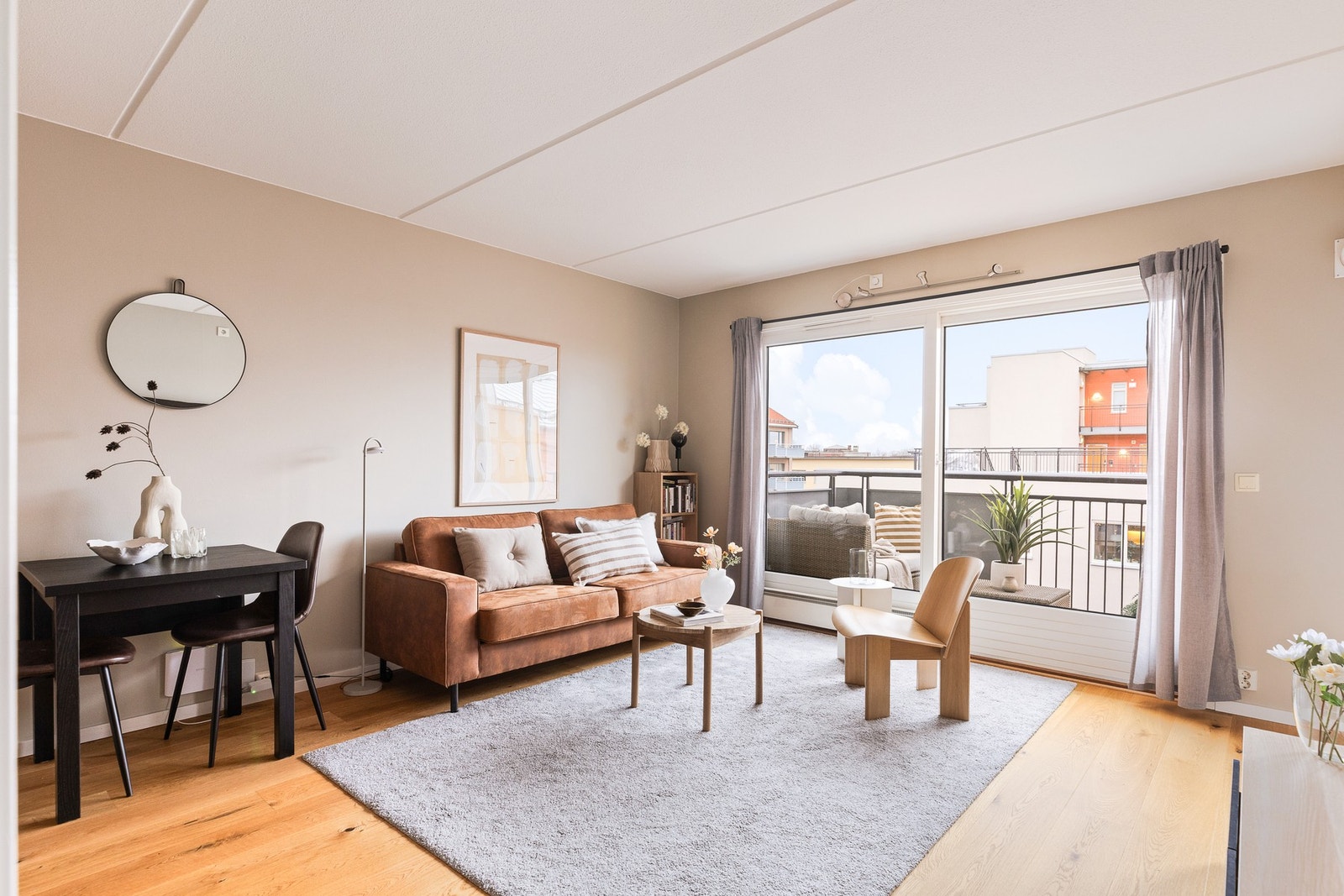 Hege Berg Thomstad v/ Privatmegleren har gleden av å ønske velkommen til hyggelige visninger i Amtmann Meinichs gate 17. Galleribilde