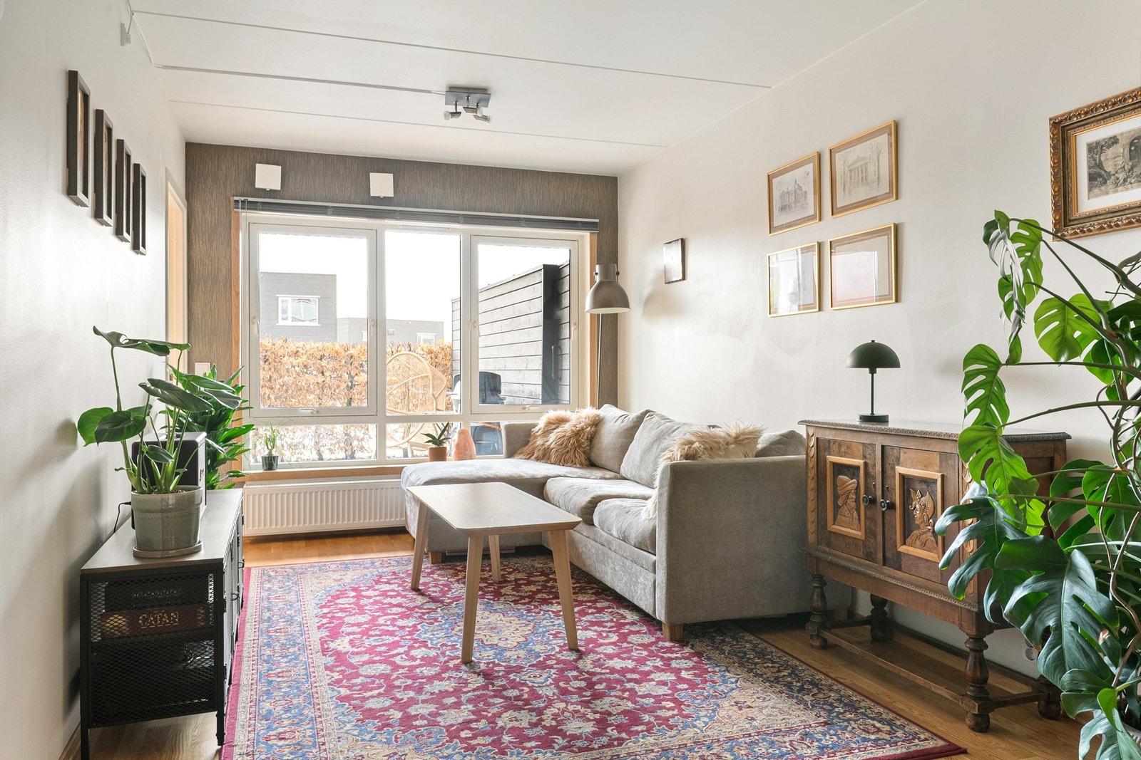 Oppvarming via radiatorer tilknyttet fjernvarme. Galleribilde