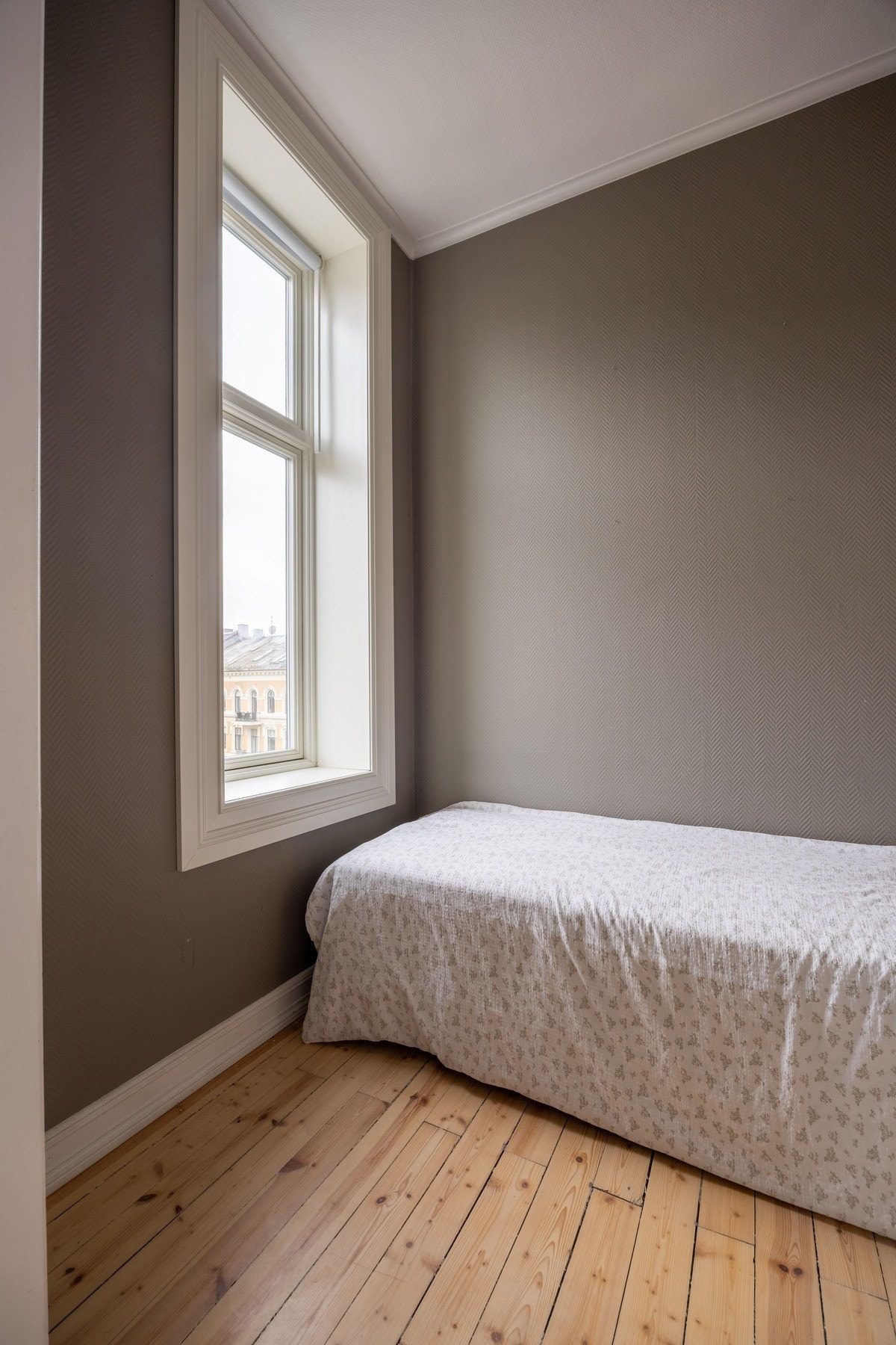 Plass til seng og nattbord eller kontorløsning. Galleribilde