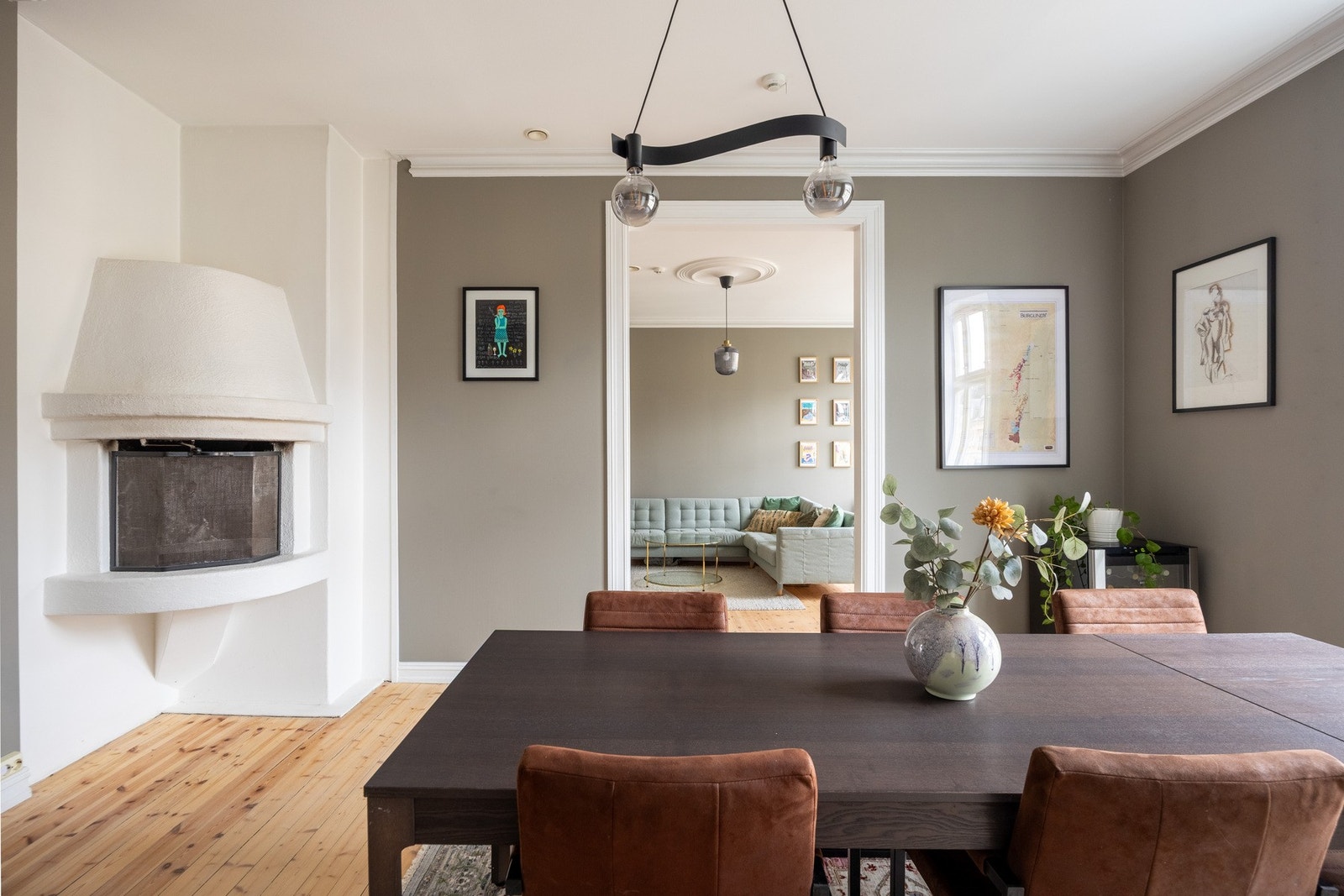 Klassisk planløsning med to stuer på rad. Galleribilde