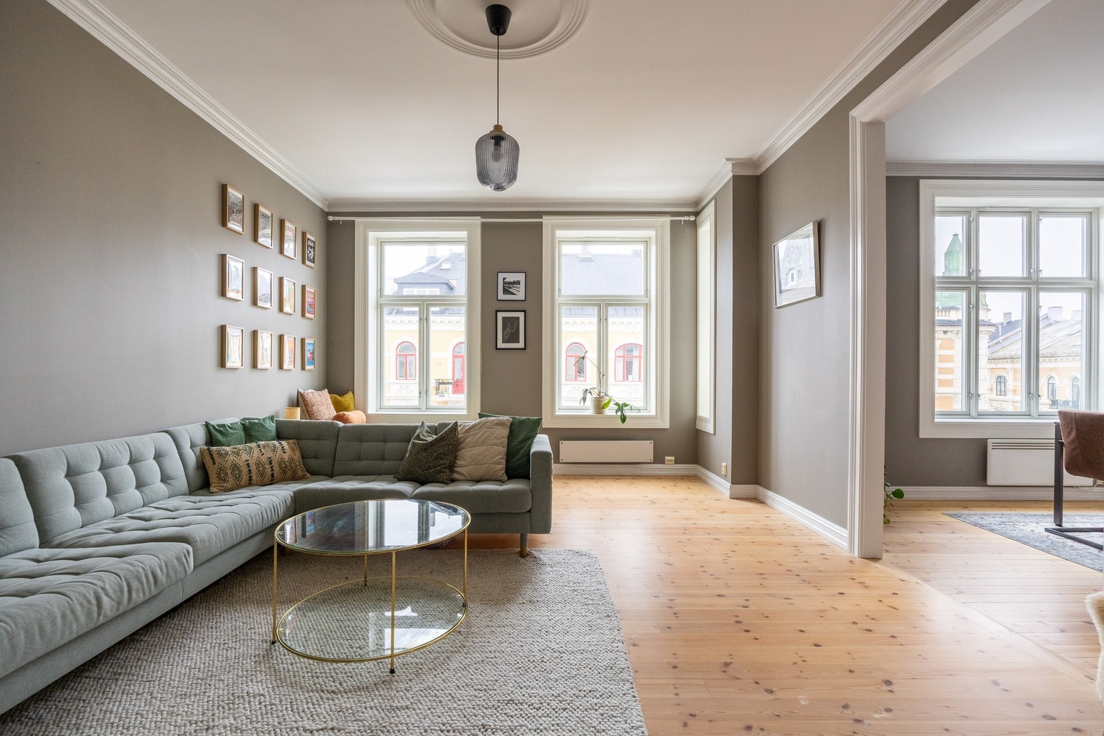 Stuen har en god planløsning som gjør det enkelt å innrede. Galleribilde